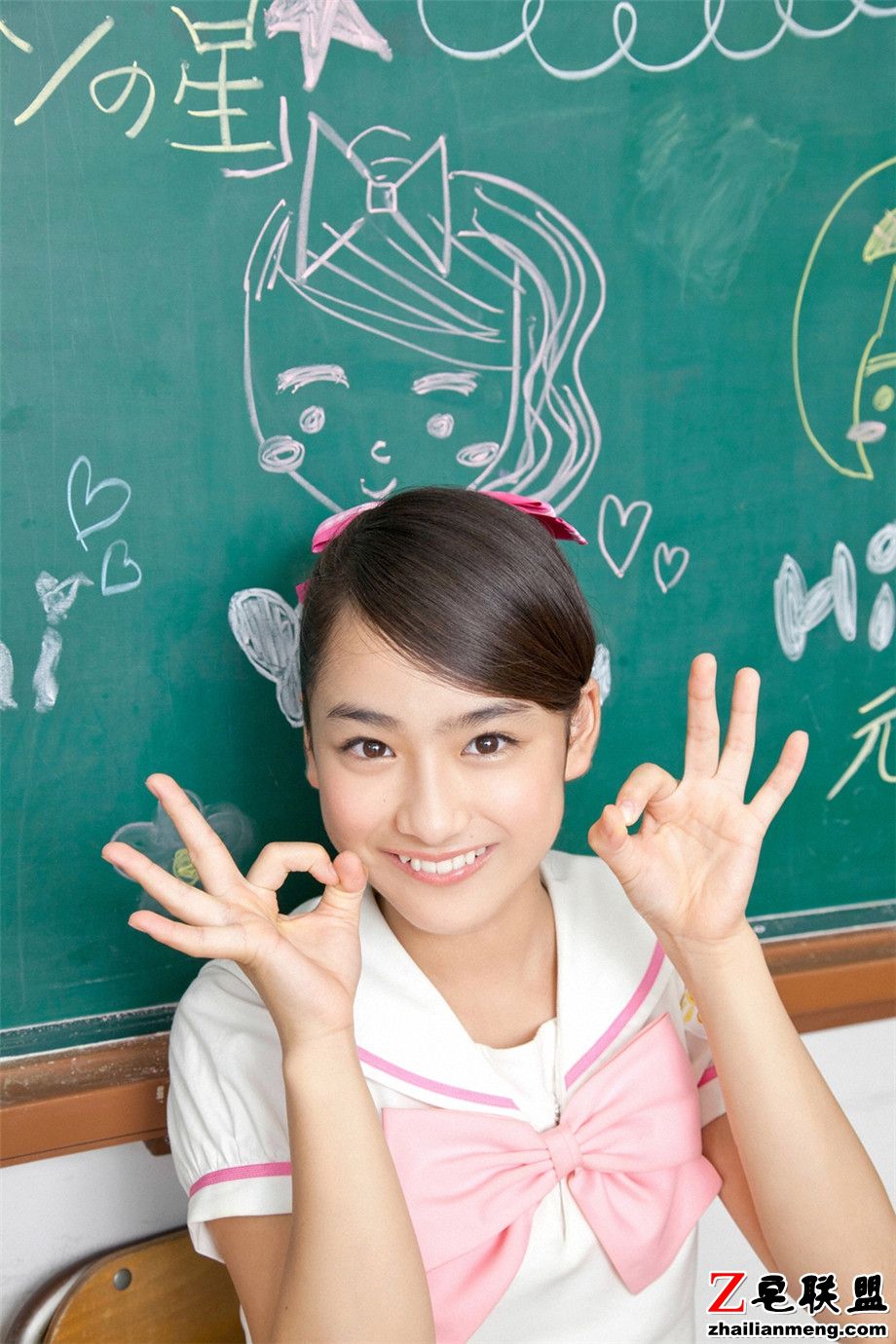 <a href=https://www.zhailm.com/e/tags/?tagname=%E6%97%A5%E6%9C%AC target=_blank class=infotextkey>日本</a><a href=https://www.zhailm.com/e/tags/?tagname=%E7%BE%8E%E5%A5%B3 target=_blank class=infotextkey>美女</a>可爱学生服教室<a href=https://www.zhailm.com/e/tags/?tagname=%E5%86%99%E7%9C%9F target=_blank class=infotextkey>写真</a>图片第1张