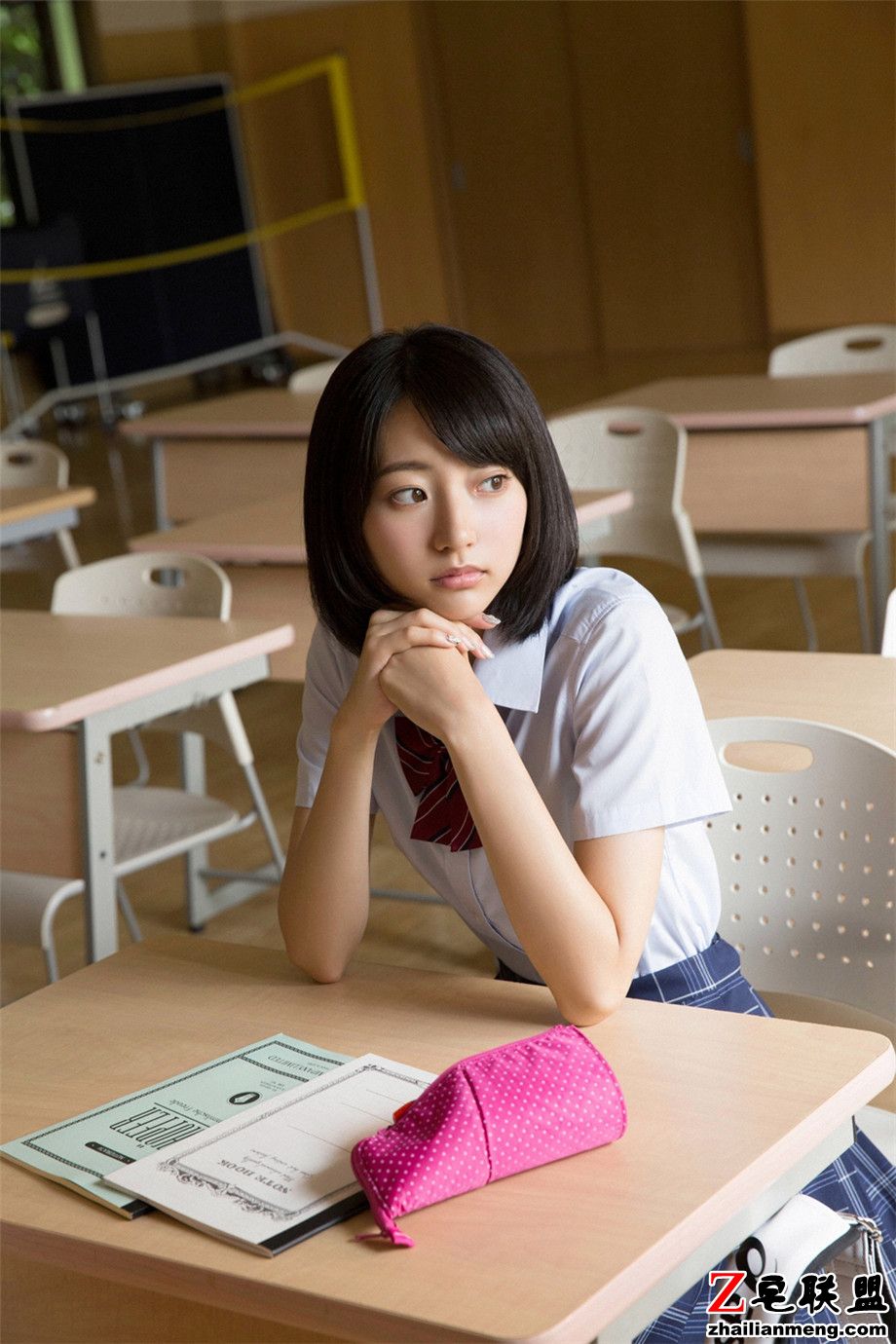 极品日本美女武田玲奈制服学生妹高清写真图片第5张