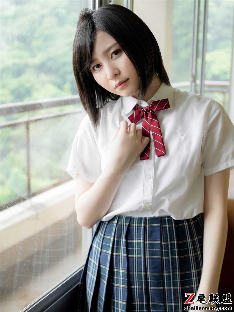 95后日本制服学生美女岩田华怜高清写真图片第5张