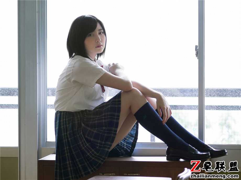 95后日本制服学生美女岩田华怜高清写真图片第3张