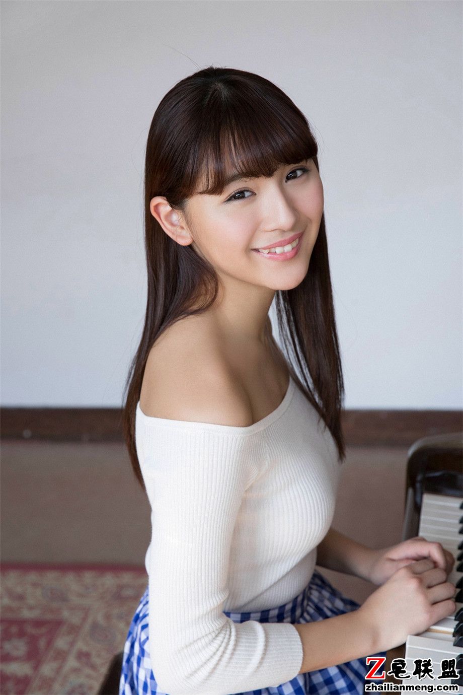 99年日本可爱小美女浅川梨奈写真作品图片第5张