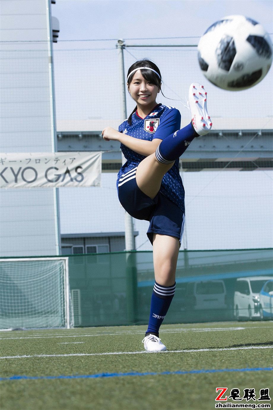 99年日本美女大原优乃高清足球宝贝写真图片第6张