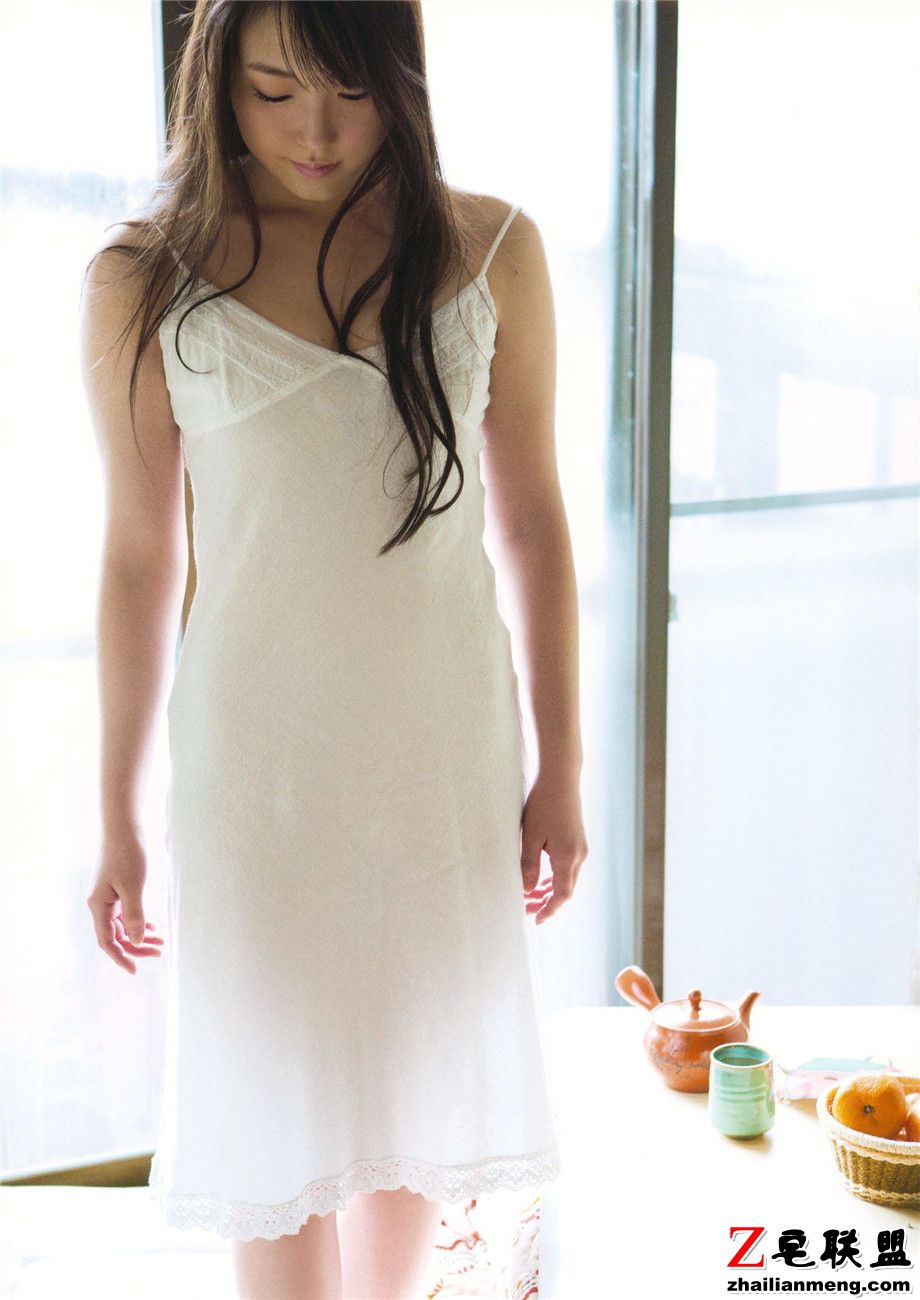 巨乳日本美女谱久村圣图片诱惑私房照第4张