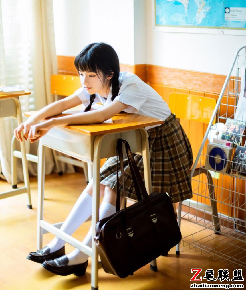 90后<a href=https://www.zhailm.com/e/tags/?tagname=%E6%97%A5%E6%9C%AC target=_blank class=infotextkey>日本</a><a href=https://www.zhailm.com/e/tags/?tagname=%E6%B8%85%E7%BA%AF target=_blank class=infotextkey>清纯</a>学生<a href=https://www.zhailm.com/e/tags/?tagname=%E7%BE%8E%E5%A5%B3 target=_blank class=infotextkey>美女</a>制服<a href=https://www.zhailm.com/e/tags/?tagname=%E5%86%99%E7%9C%9F target=_blank class=infotextkey>写真</a>图片第1张