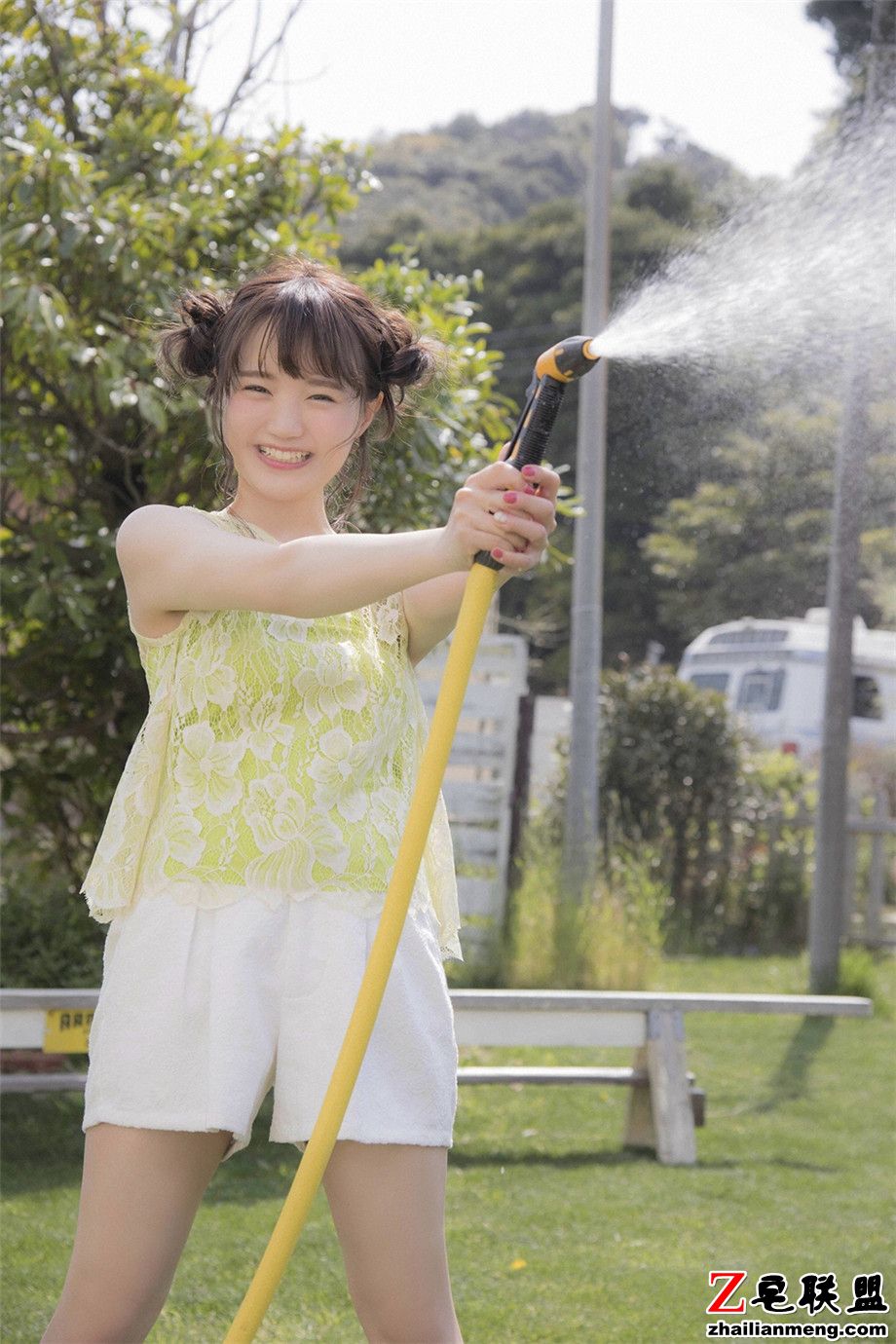 可爱<a href=https://www.zhailm.com/e/tags/?tagname=%E6%97%A5%E6%9C%AC target=_blank class=infotextkey>日本</a><a href=https://www.zhailm.com/e/tags/?tagname=%E7%BE%8E%E5%A5%B3 target=_blank class=infotextkey>美女</a>尾崎由香户外活泼<a href=https://www.zhailm.com/e/tags/?tagname=%E5%86%99%E7%9C%9F target=_blank class=infotextkey>写真</a>集第1张