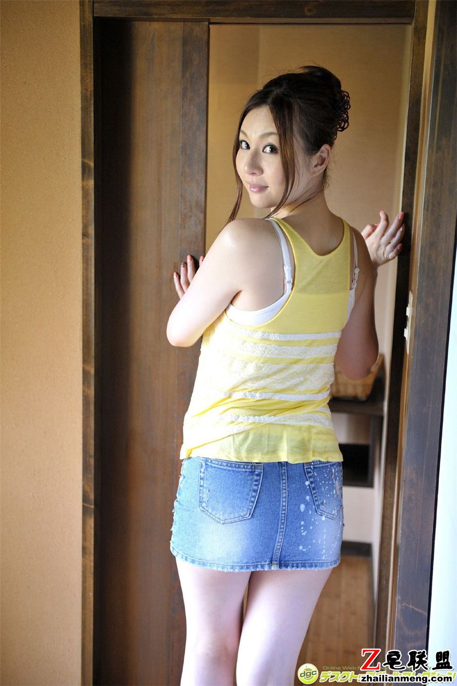 成熟日本御姐美女辰巳唯迷人私房照写真图片第4张