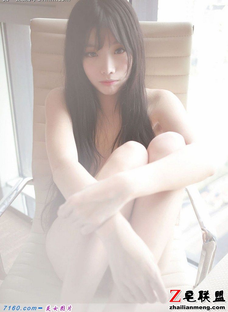 水嫩妹妹鲜嫩美乳一丝不挂诱惑艺术摄影