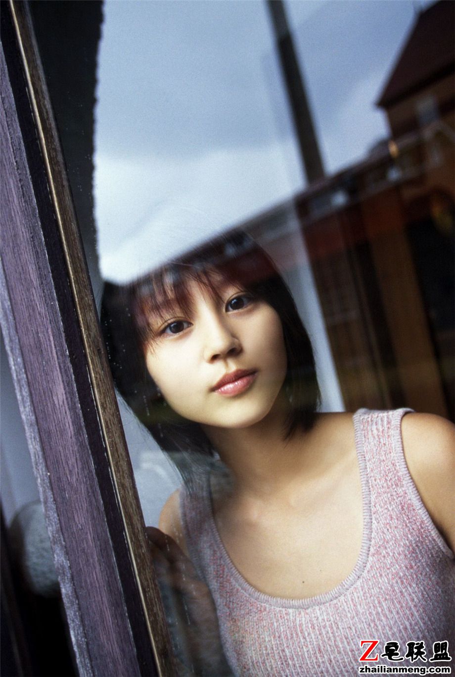 可爱短发日本美女堀北真希素颜摄影写真照片第4张