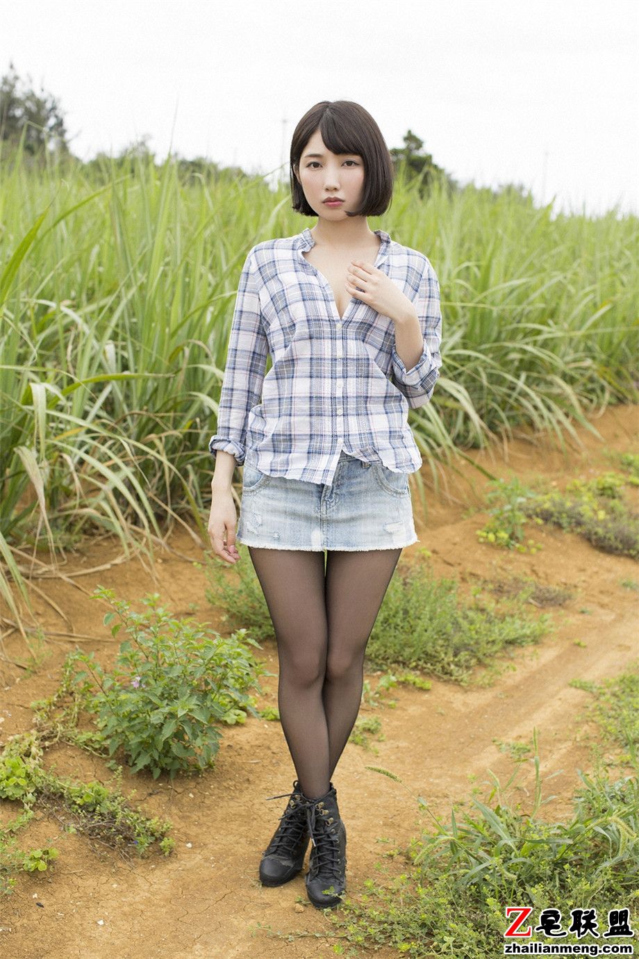 短发日本黑丝美女霜月めあ大胆写真集第4张