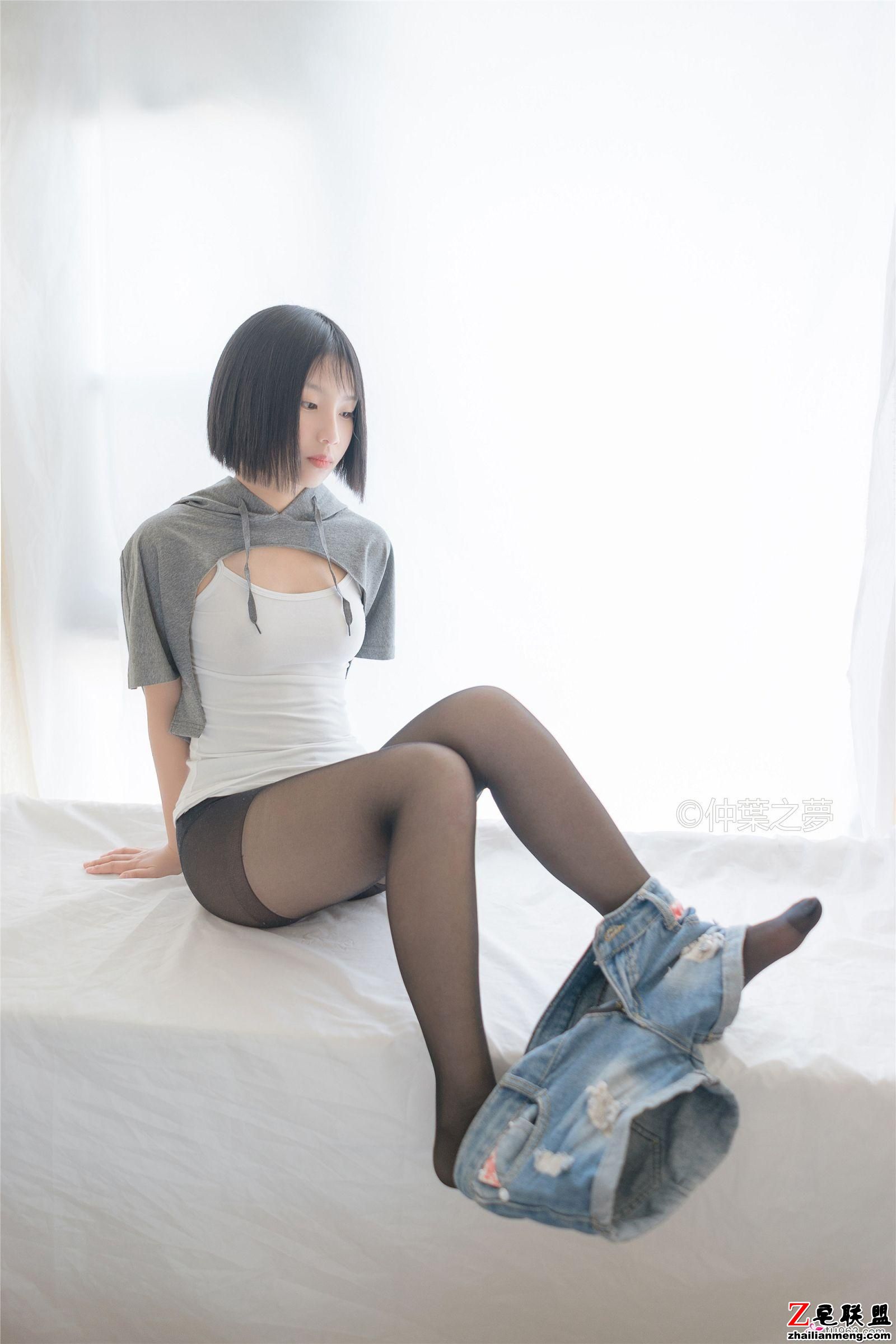 轻兰映画 Grand.003 鹿野奈绪 包臀黑丝