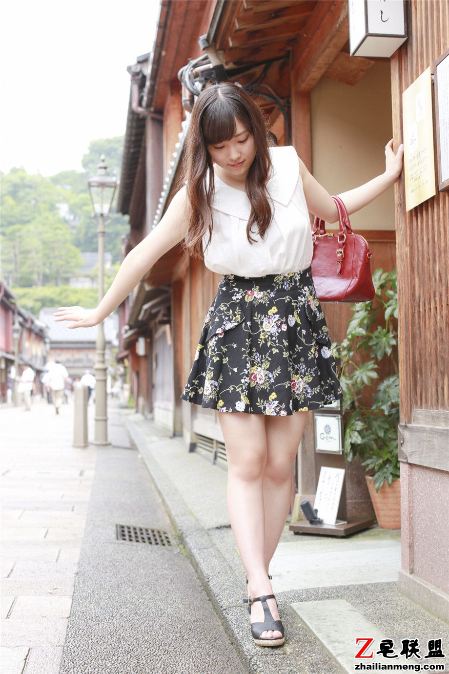 有气质的<a href=https://www.zhailm.com/e/tags/?tagname=%E6%97%A5%E6%9C%AC target=_blank class=infotextkey>日本</a><a href=https://www.zhailm.com/e/tags/?tagname=%E7%BE%8E%E5%A5%B3 target=_blank class=infotextkey>美女</a>谱久村圣高清图片<a href=https://www.zhailm.com/e/tags/?tagname=%E8%AF%B1%E6%83%91 target=_blank class=infotextkey>诱惑</a><a href=https://www.zhailm.com/e/tags/?tagname=%E5%86%99%E7%9C%9F target=_blank class=infotextkey>写真</a>图片第1张