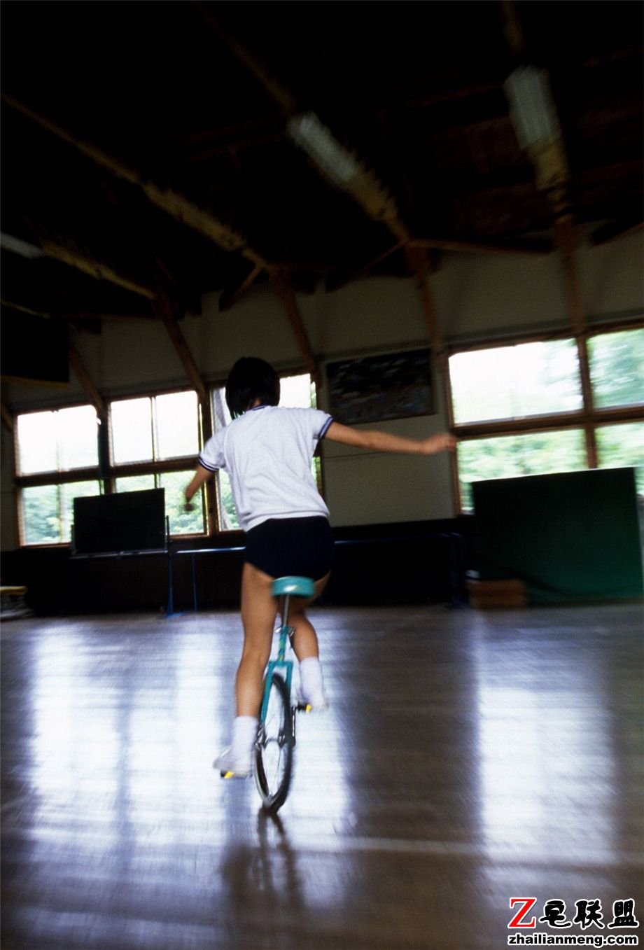 短发<a href=https://www.zhailm.com/e/tags/?tagname=%E6%97%A5%E6%9C%AC target=_blank class=infotextkey>日本</a><a href=https://www.zhailm.com/e/tags/?tagname=%E7%BE%8E%E5%A5%B3 target=_blank class=infotextkey>美女</a>堀北真希室内运动场<a href=https://www.zhailm.com/e/tags/?tagname=%E6%B8%85%E7%BA%AF target=_blank class=infotextkey>清纯</a><a href=https://www.zhailm.com/e/tags/?tagname=%E5%86%99%E7%9C%9F target=_blank class=infotextkey>写真</a>图片第1张