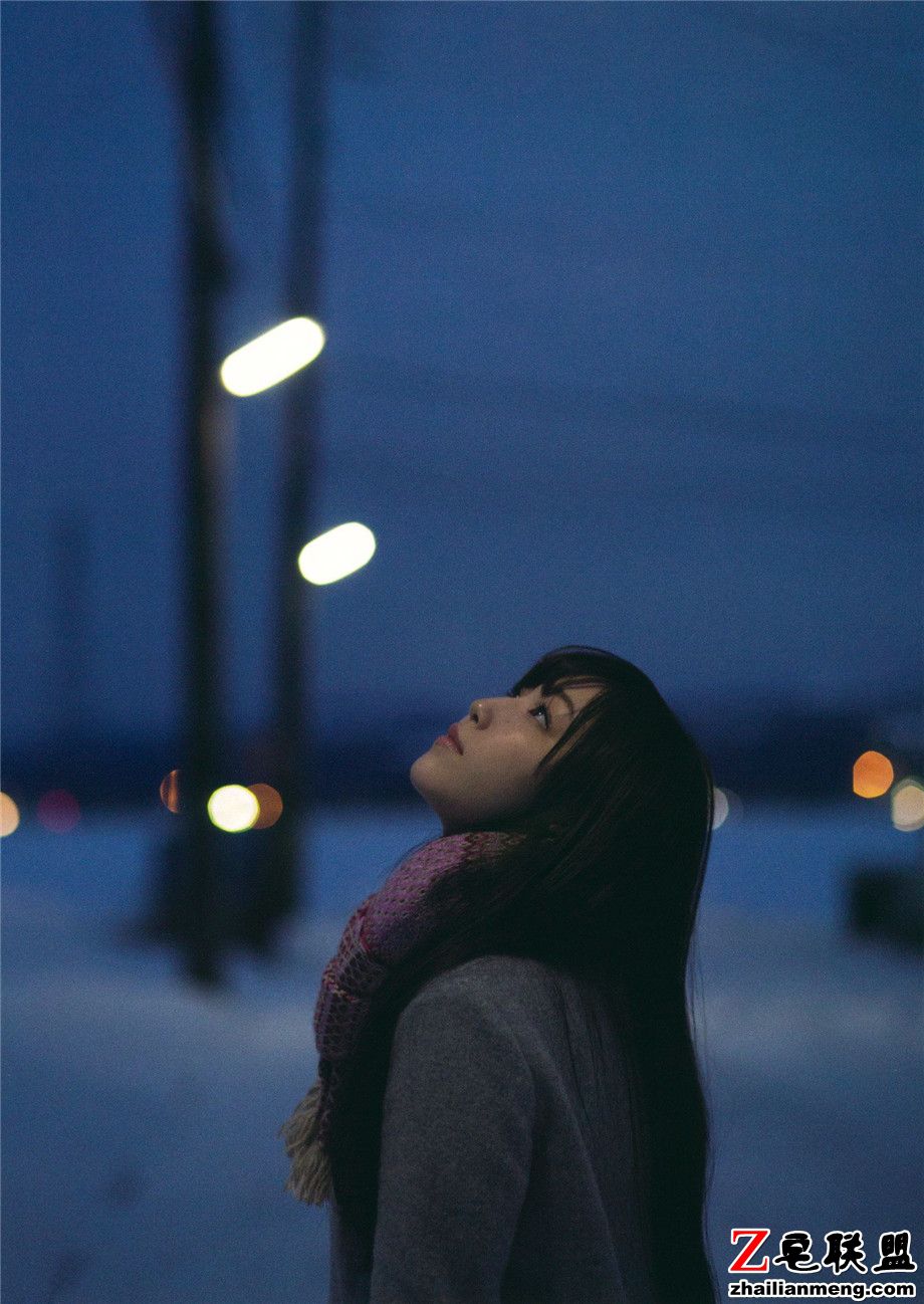 气质<a href=https://www.zhailm.com/e/tags/?tagname=%E6%97%A5%E6%9C%AC%E7%BE%8E%E5%A5%B3 target=_blank class=infotextkey>日本美女</a>谱久村圣冬季写真外拍图片第2张