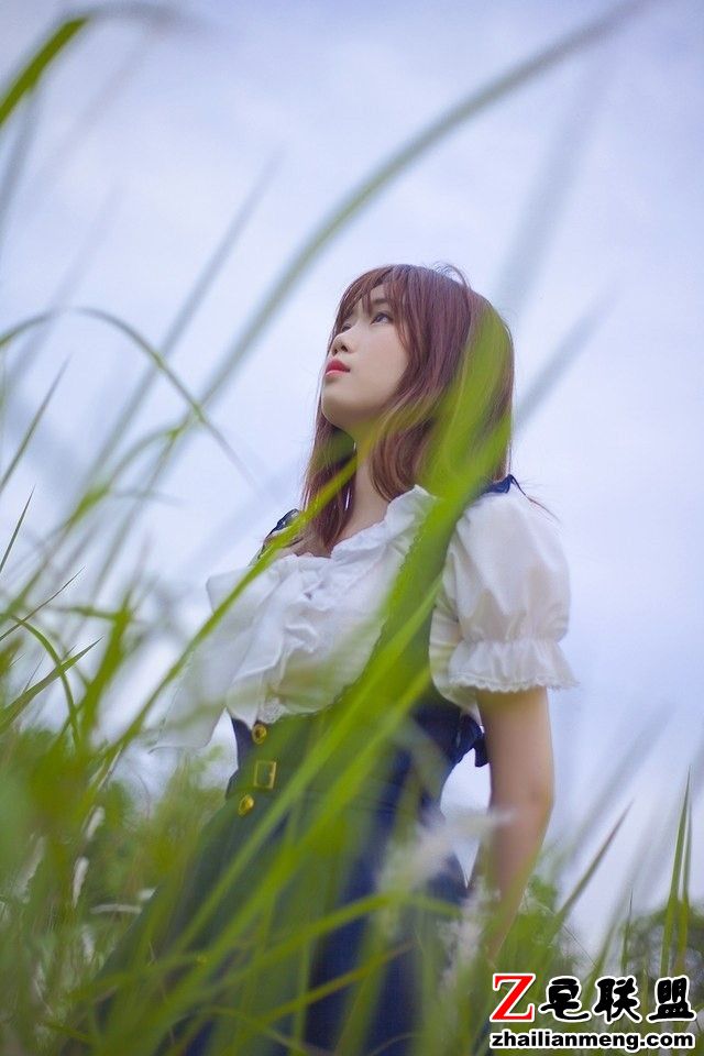 甜美日系女孩户外绿意盎然清爽唯美<a href=https://www.zhailm.com/e/tags/?tagname=%E5%86%99%E7%9C%9F%E5%9B%BE%E7%89%87 target=_blank class=infotextkey>写真图片</a>