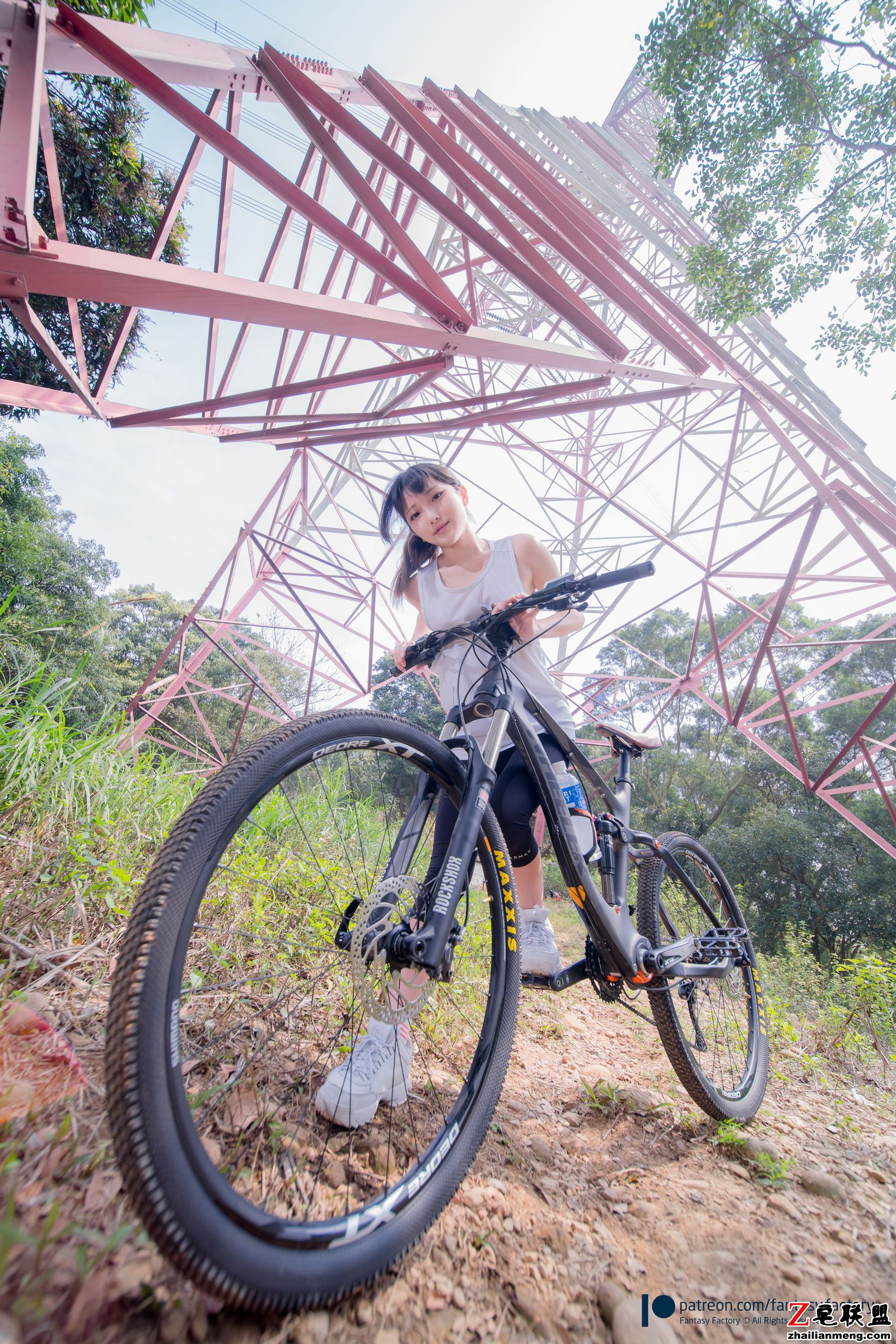 [COSER] 小丁Cosplay - 单车少女+黑胶+情趣网衫 写真套图第9张