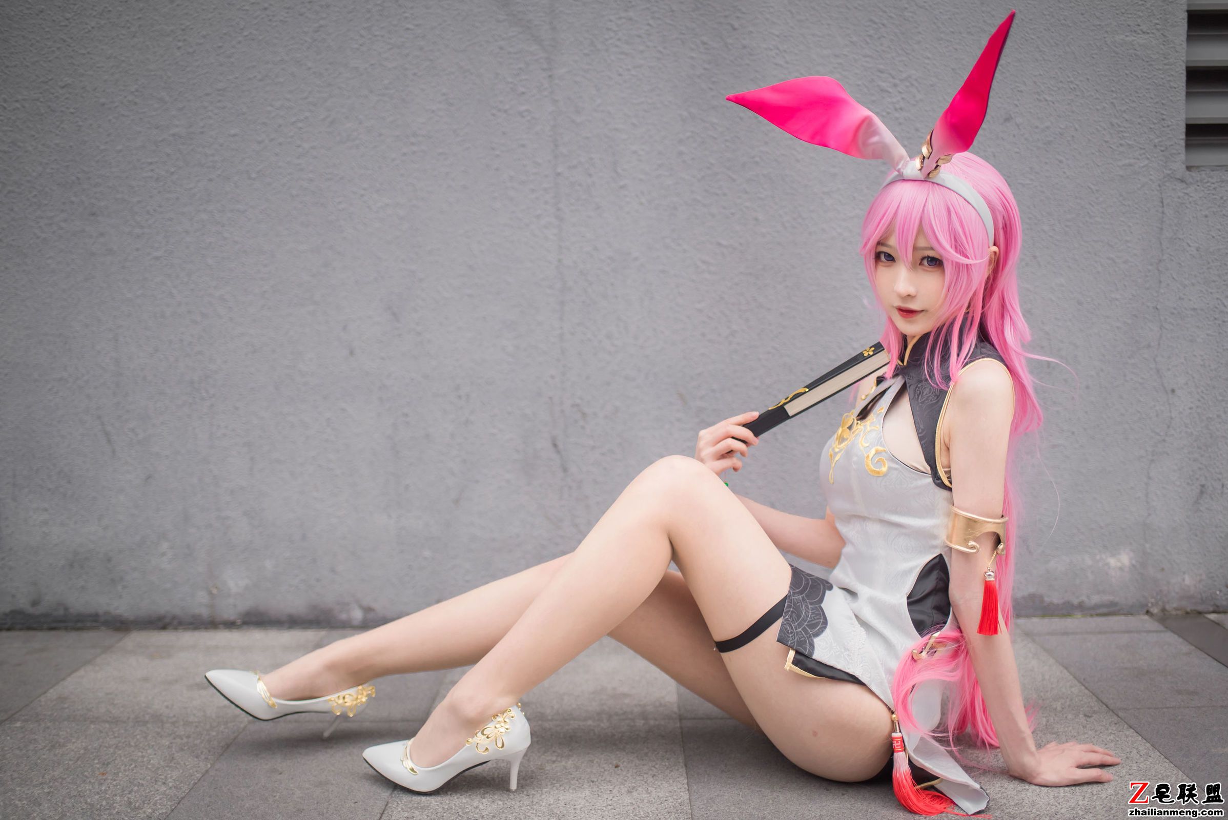 [COSER美女] 小姐姐南宫 - 粉红兔女郎 写真套图第3张