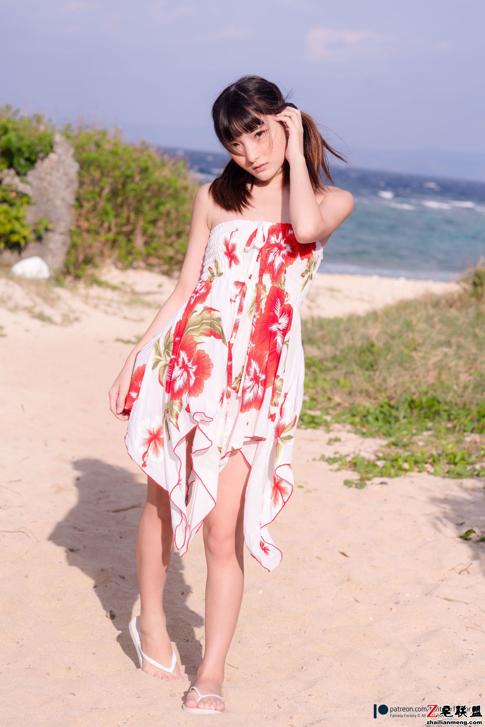 [COSER] 小丁Cosplay - 居家+沙滩+浴室 写真套图第7张