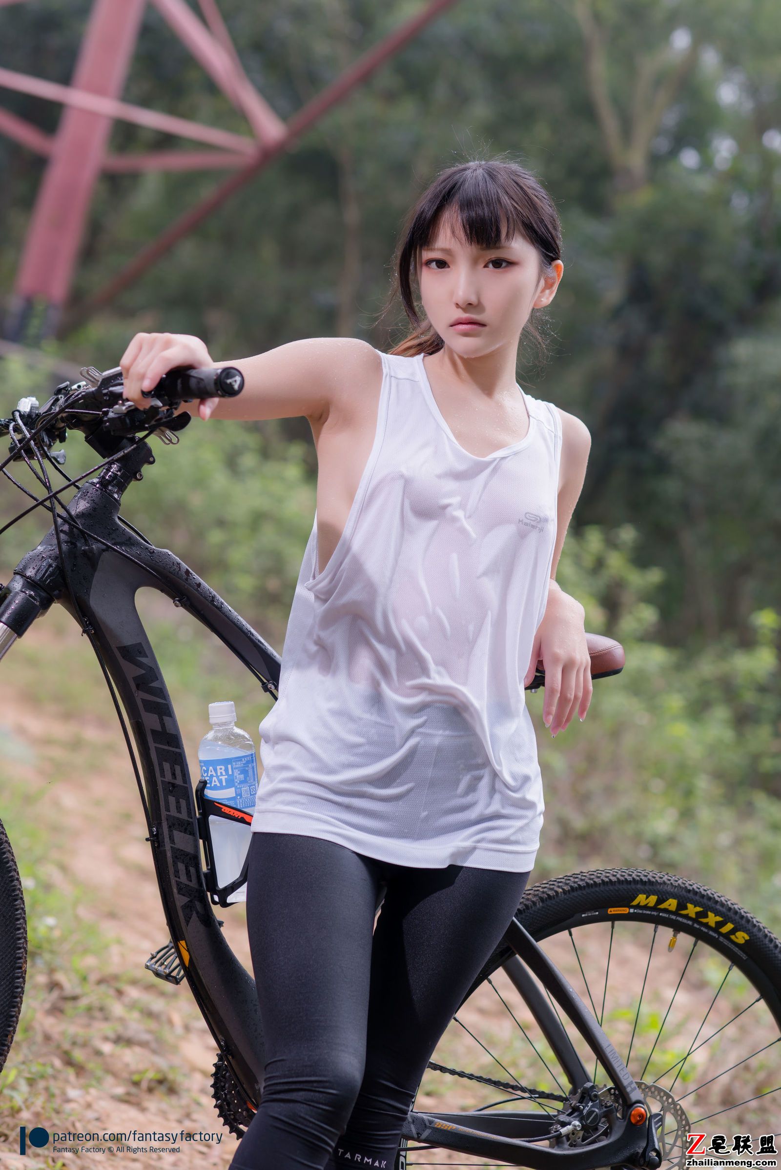 [COSER] 小丁Cosplay - 单车少女+黑胶+情趣网衫 写真套图第11张