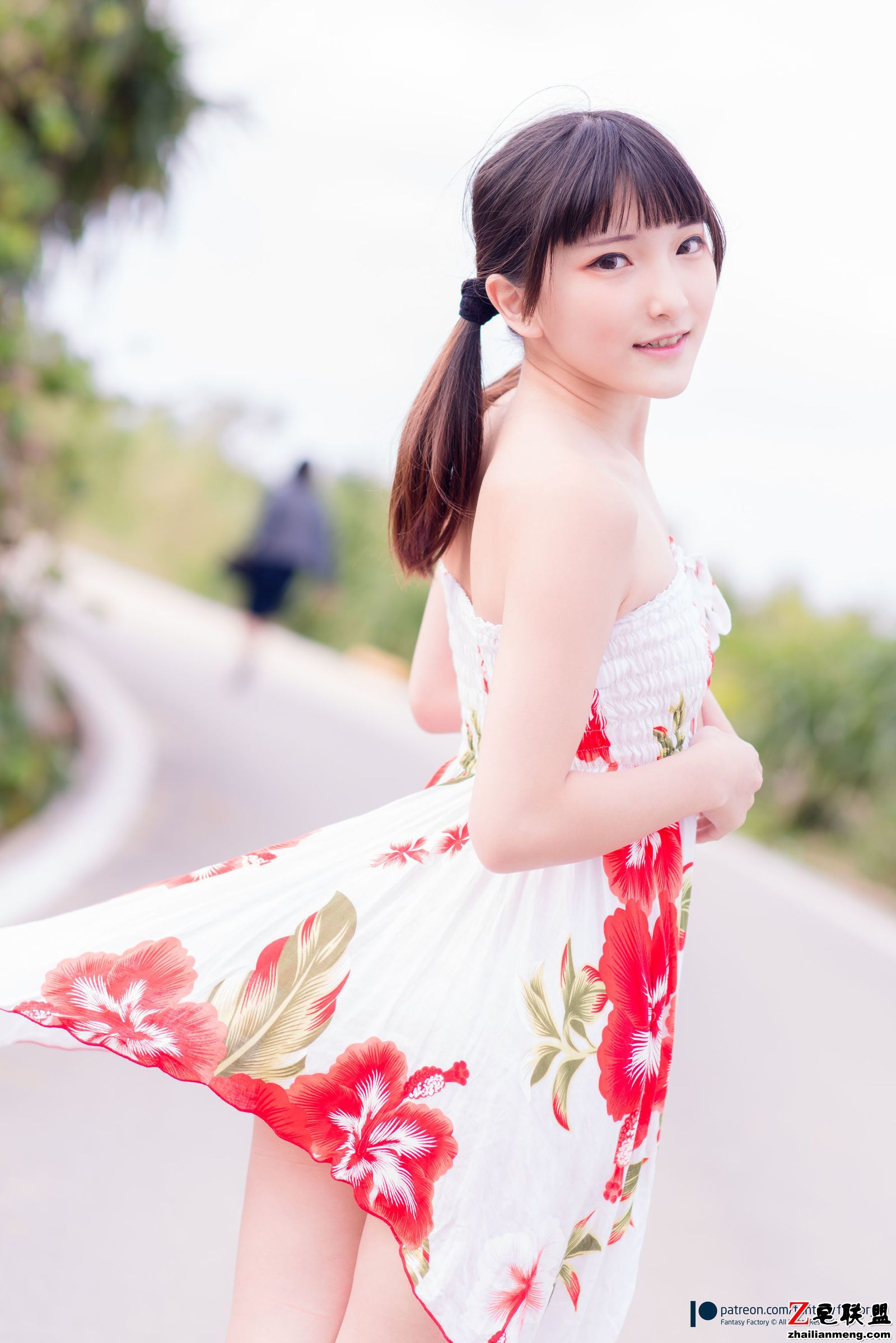 [COSER] 小丁Cosplay - 居家+沙滩+浴室 写真套图第3张