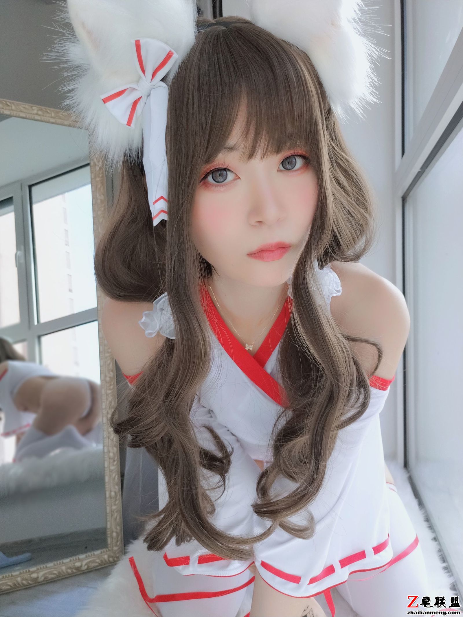 [COSER美女] 小姐姐白银 - 神社饲养的小狐狸 写真套图第9张