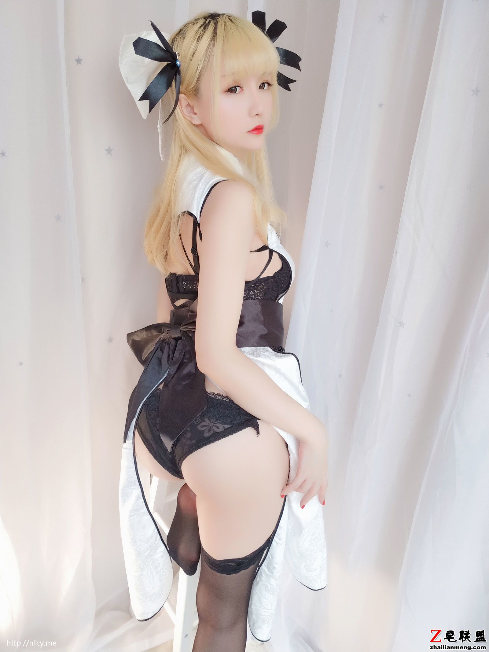 [COSER美女] 小姐姐星之迟迟 - 优雅旗袍包 写真套图第3张