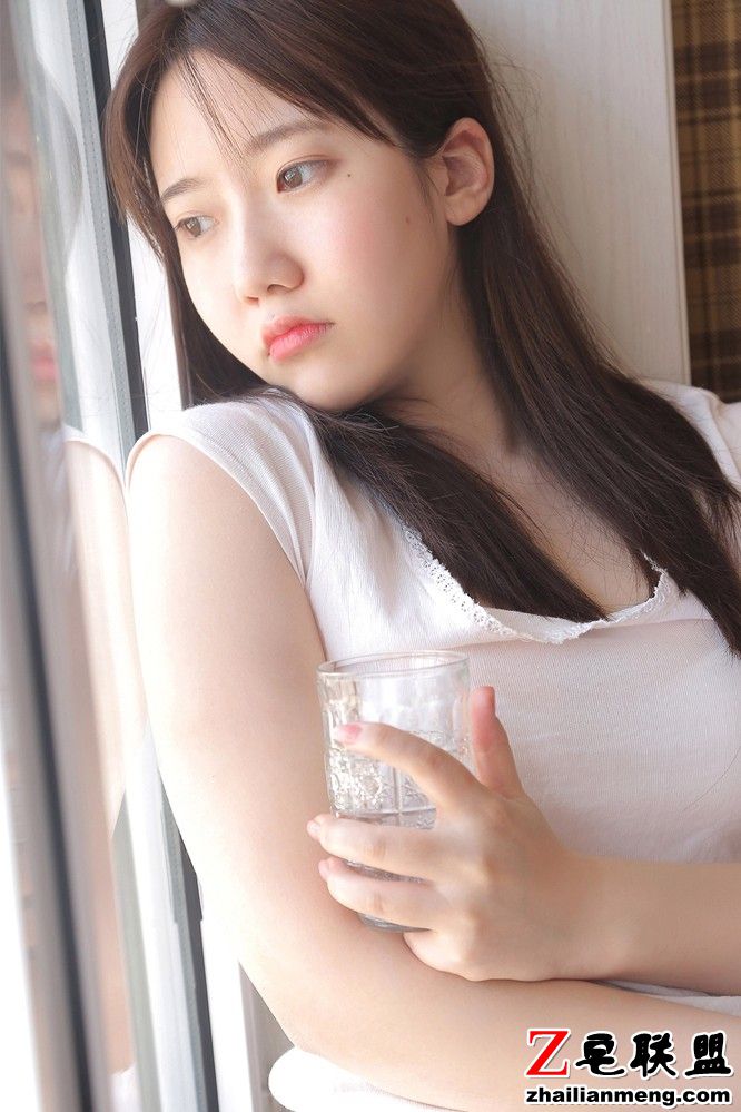 清纯日本美女模特可爱私房写真图片第5张