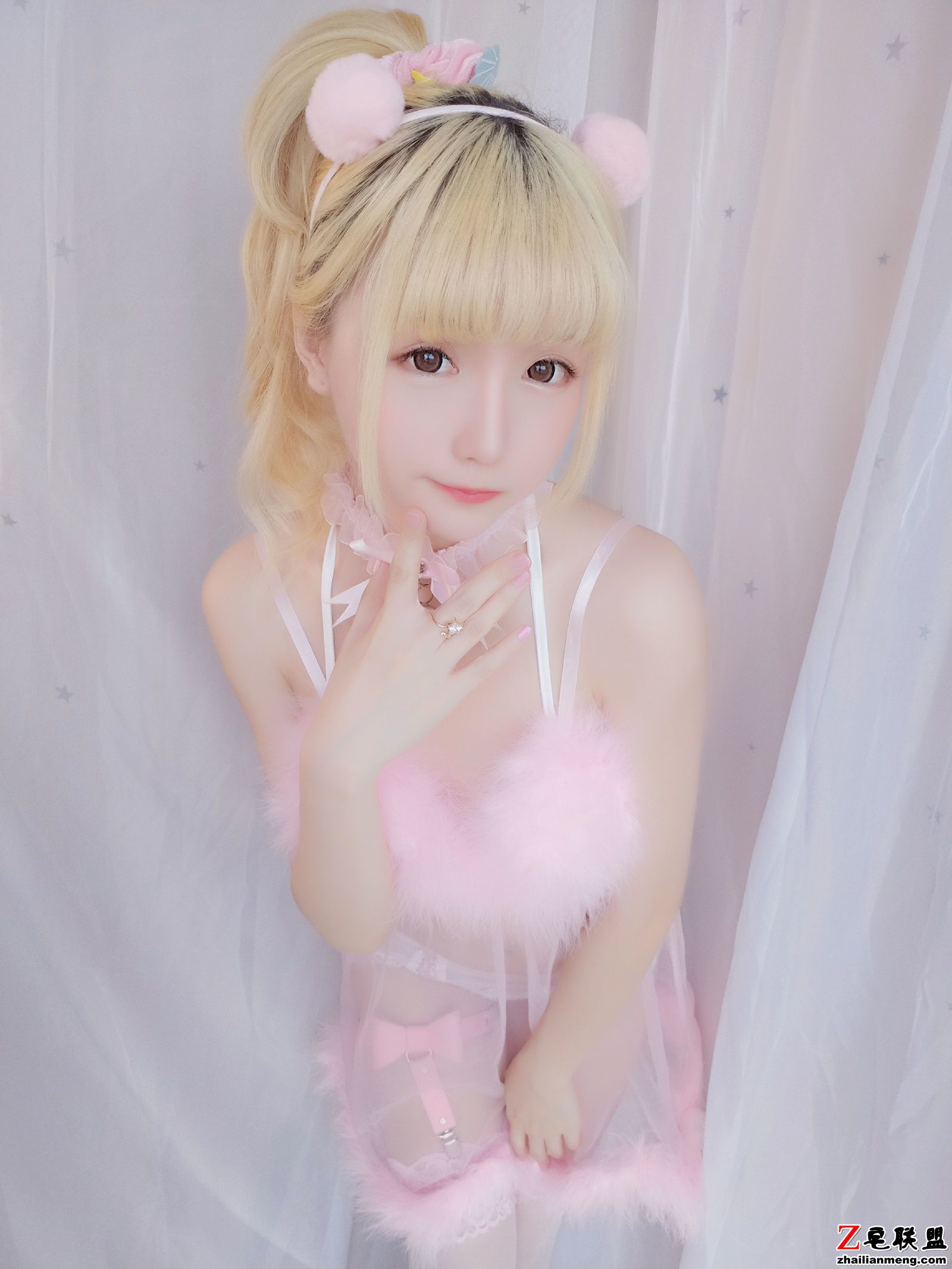 [COSER美女] 小姐姐星之迟迟 - 草莓睡衣包 写真套图第11张