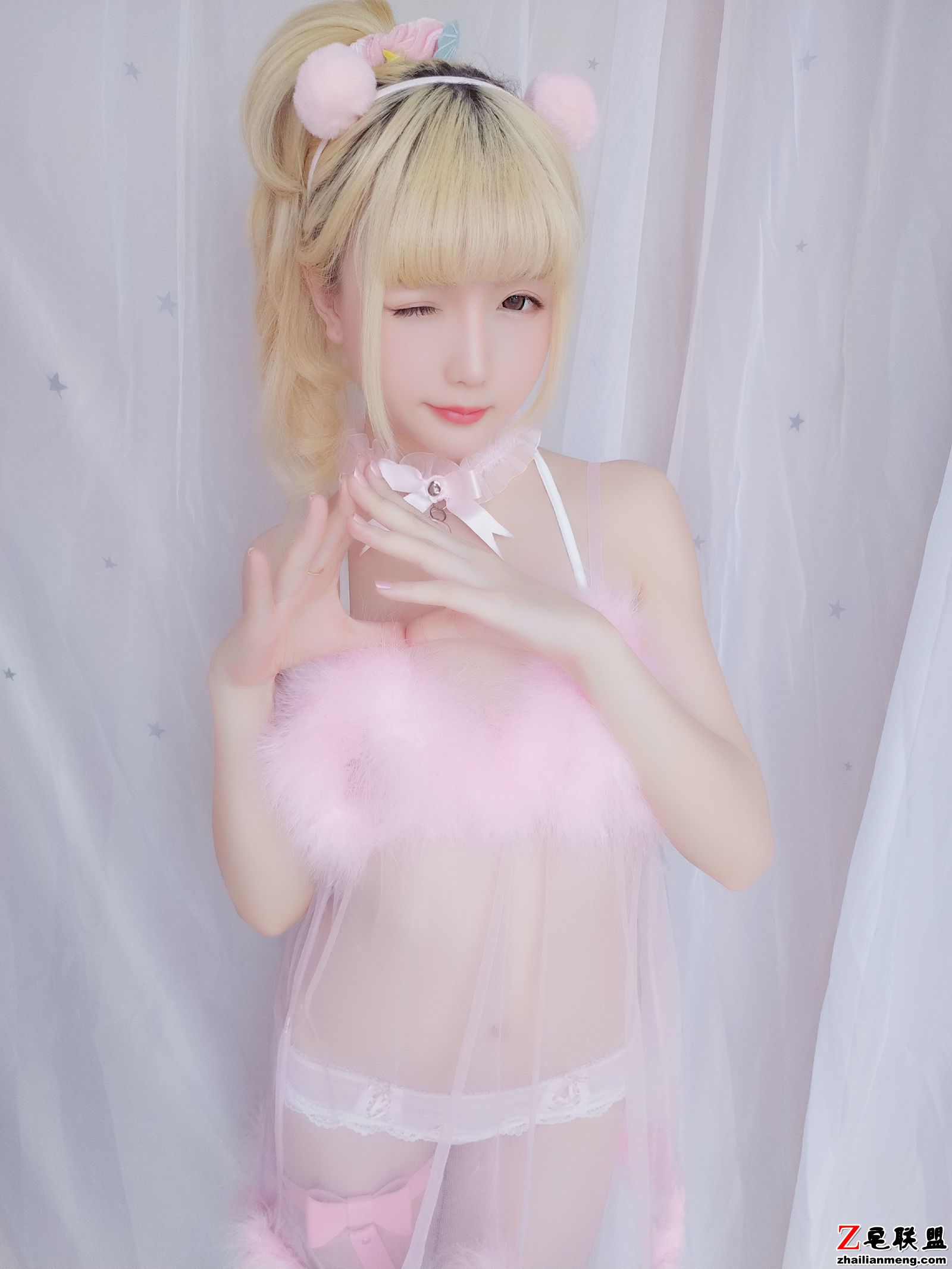 [COSER美女] 小姐姐星之迟迟 - 草莓睡衣包 写真套图第4张