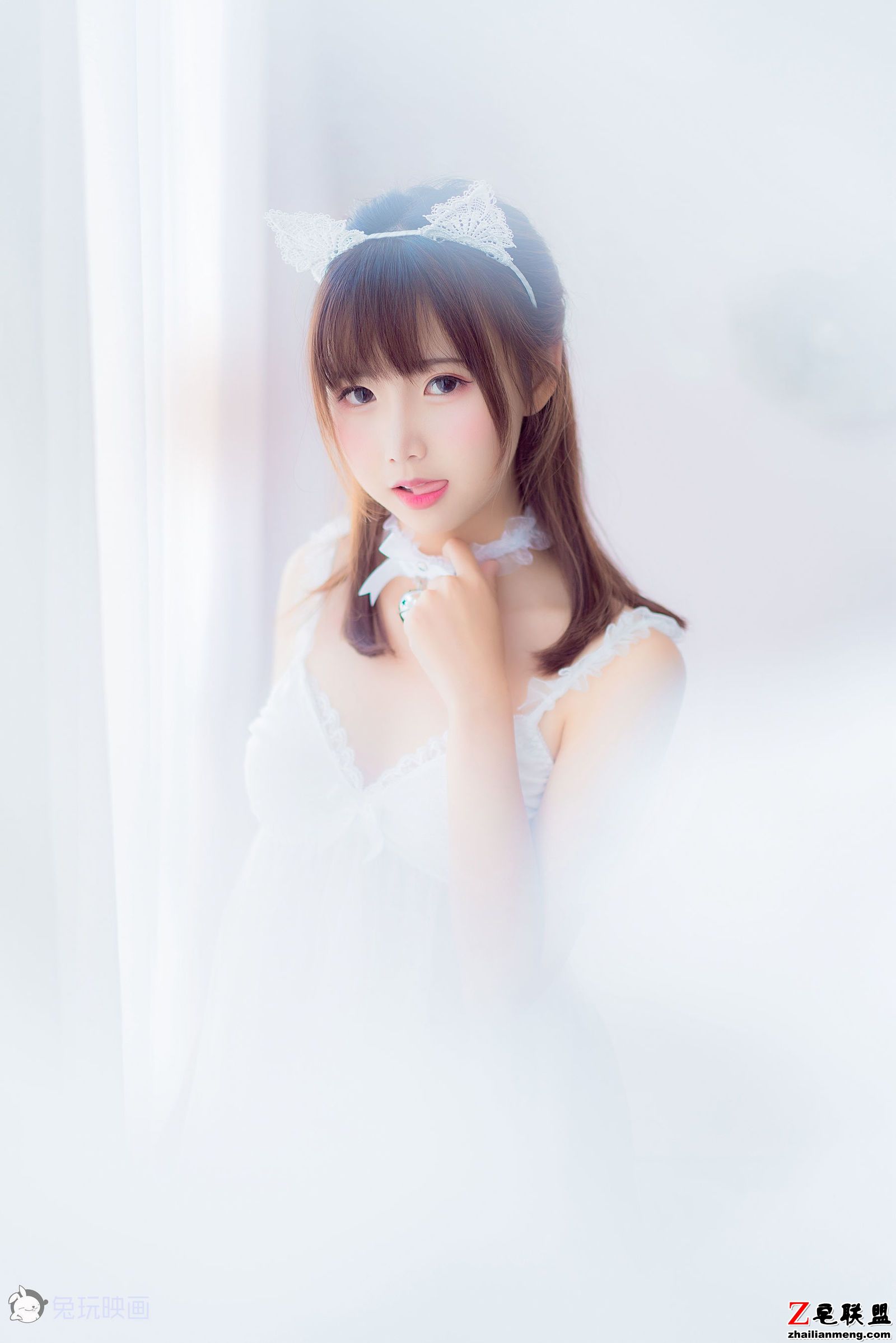 [CosPlay美女] 面饼仙儿 - 吊带睡衣 写真套图第12张