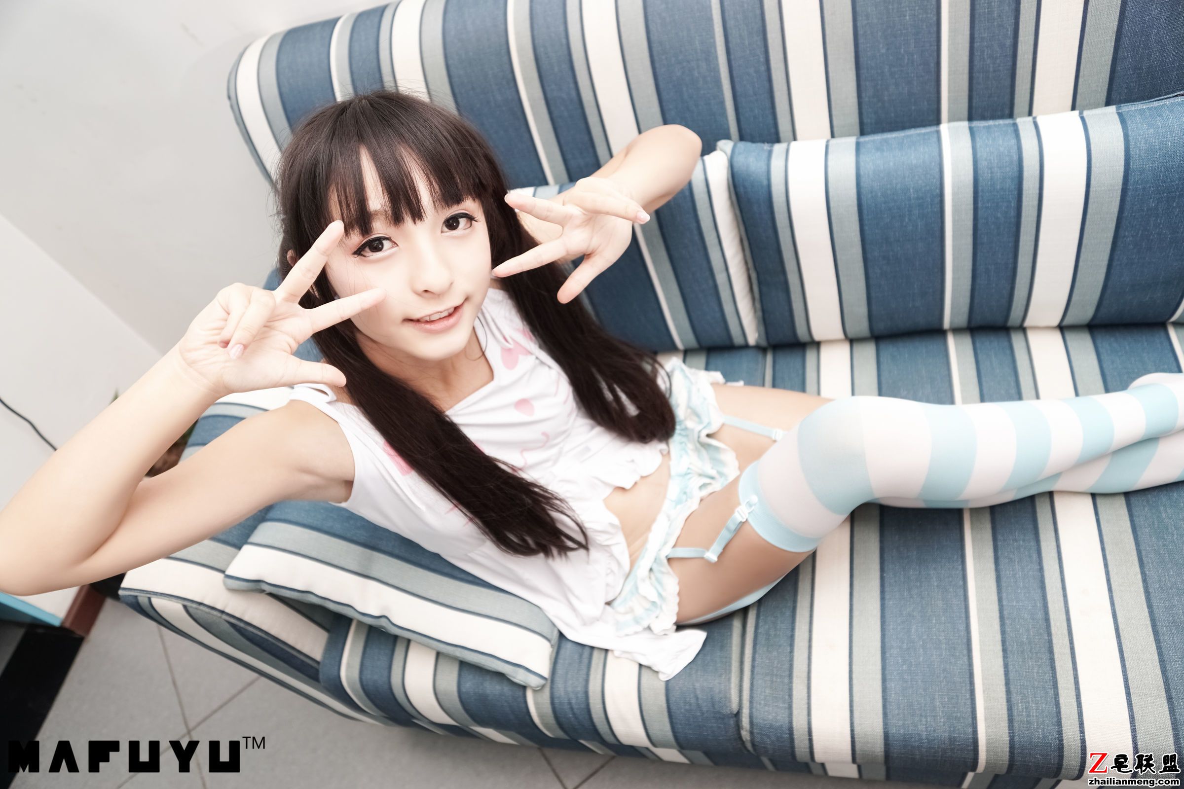 [CosPlay美女] 神楽坂真冬 - 蓝白条纹系列 写真套图第10张