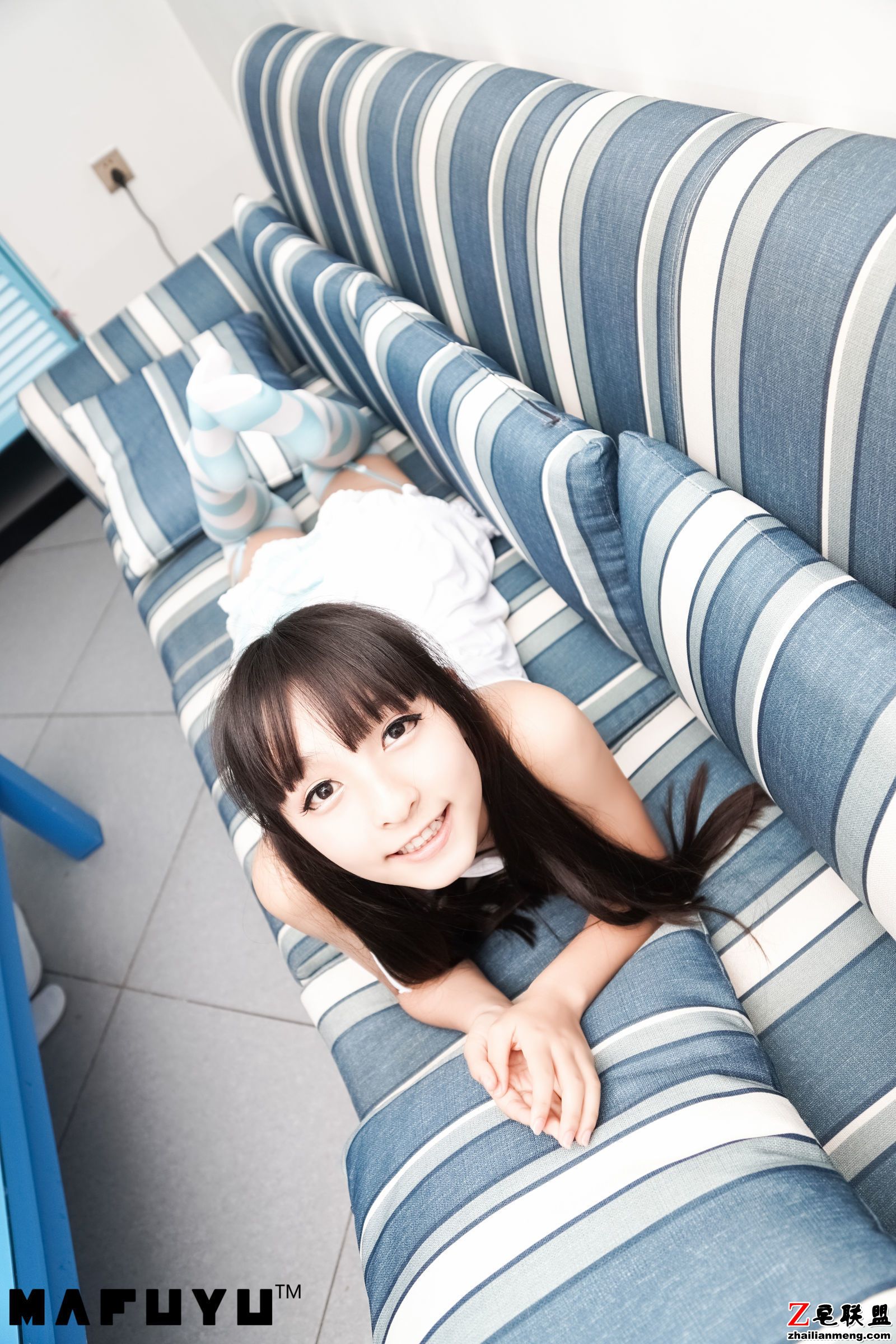 [CosPlay美女] 神楽坂真冬 - 蓝白条纹系列 写真套图第12张