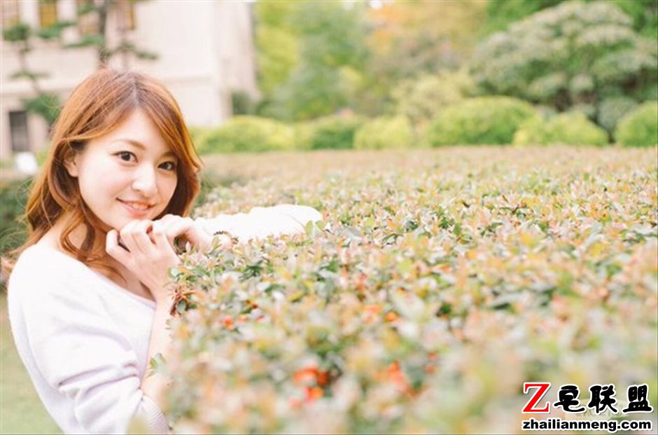 妩媚的高清日本清纯美女图片第4张