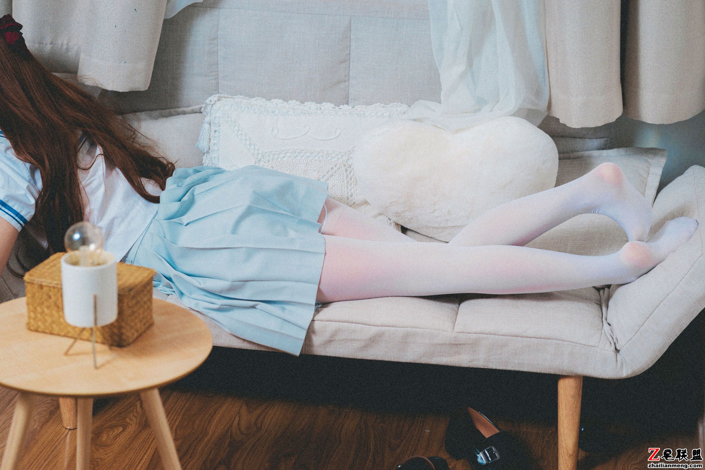 [CosPlay美女] 面饼仙儿 - JK秀+阿凡达私房 写真套图第4张