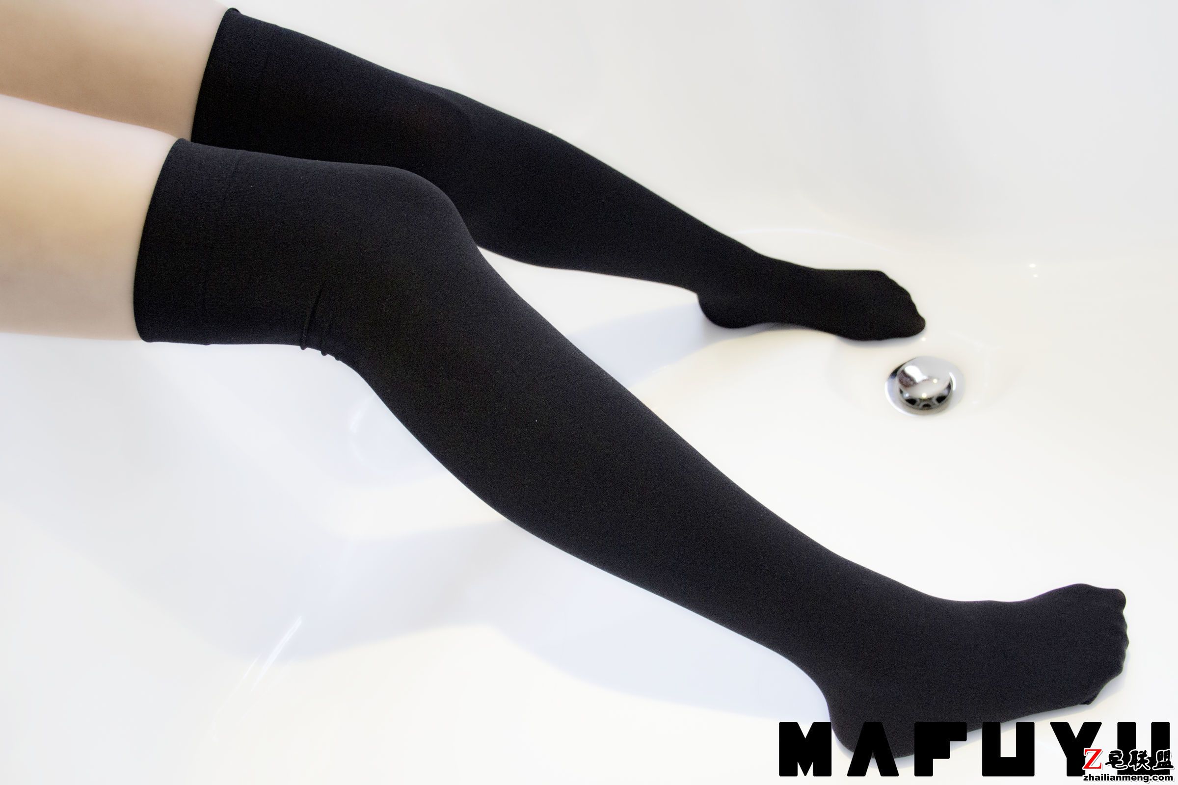 [CosPlay美女] 萝莉神楽坂真冬 - 蓝白死库水重置系列 <a href=https://www.zhailm.com/e/tags/?tagname=%E5%86%99%E7%9C%9F%E5%A5%97%E5%9B%BE target=_blank class=infotextkey>写真套图</a>第2张