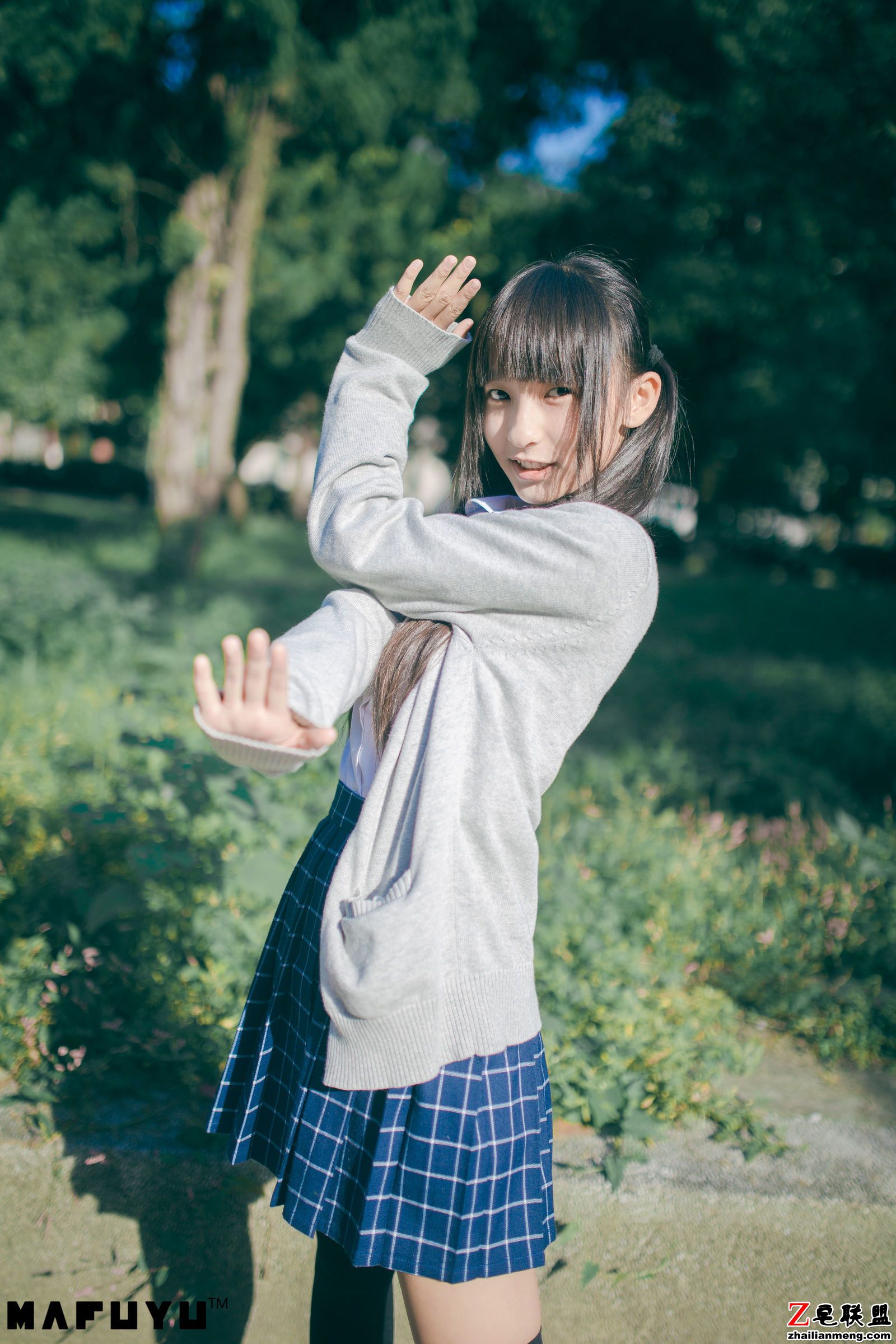 [CosPlay美女] 萝莉神楽坂真冬 - 阳光校服系列 写真套图第8张