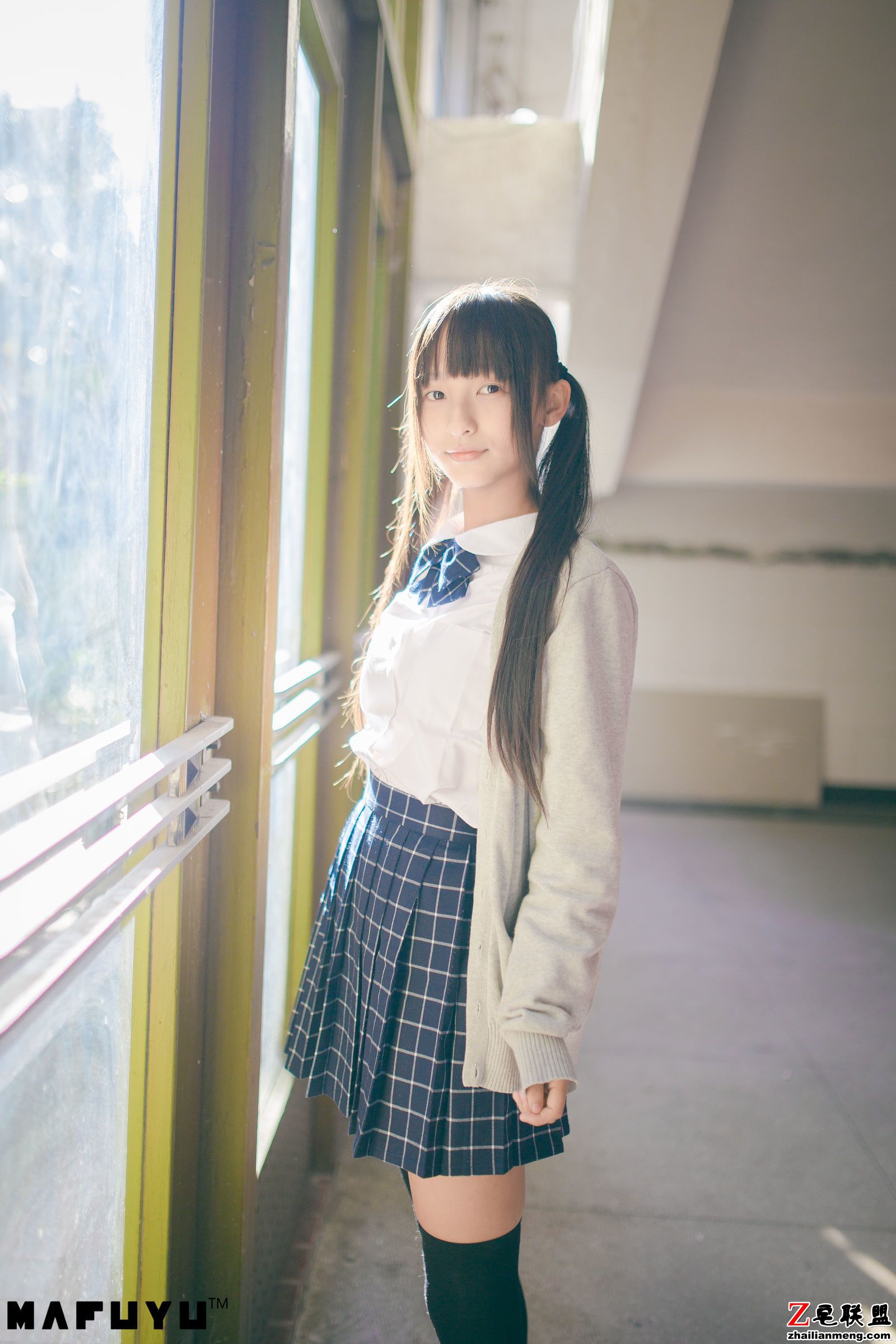 [CosPlay美女] 萝莉神楽板真冬 - 阳光校服系列 写真套图第11张