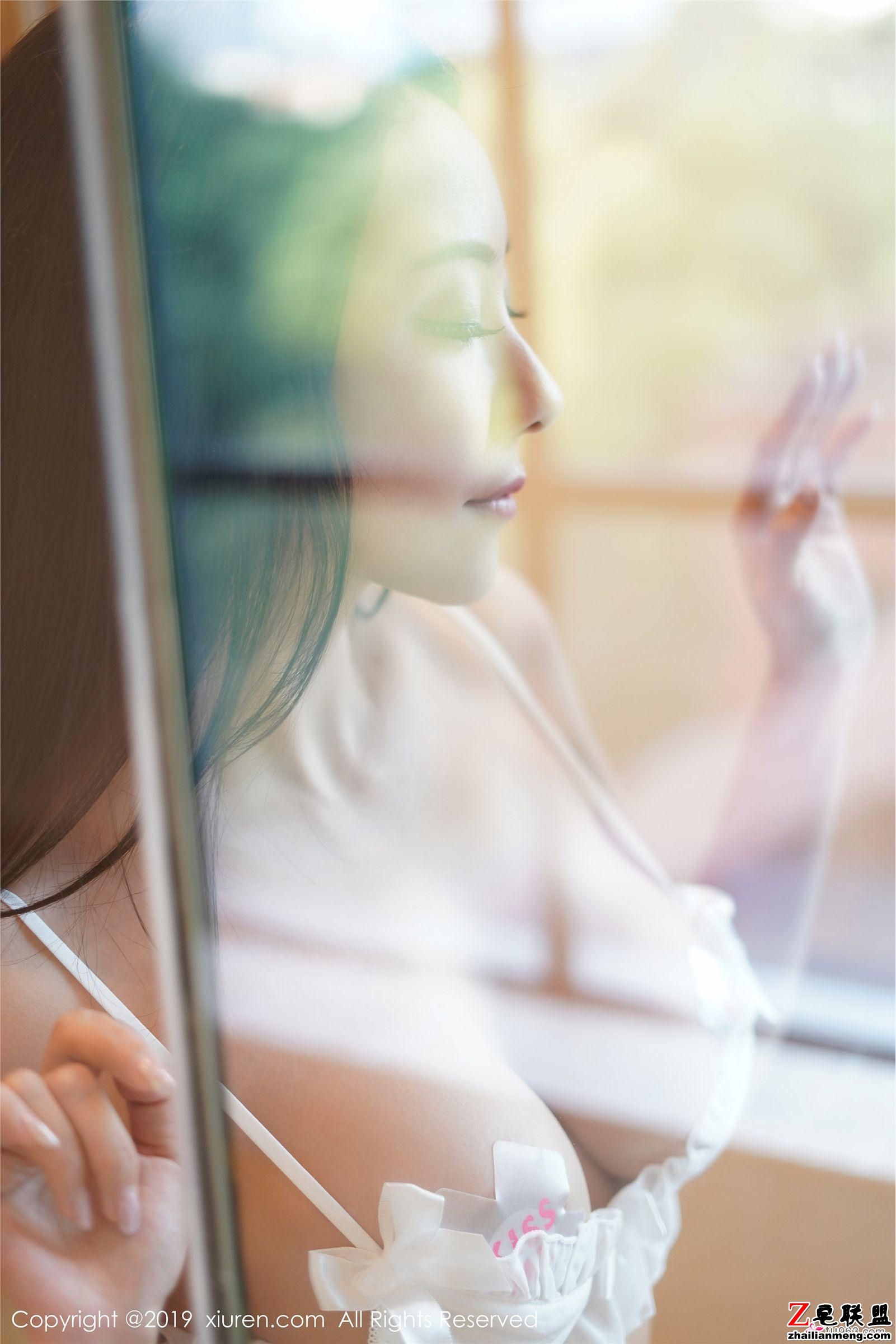 [秀人XIUREN] 2019.11.13 NO.1786 果儿Victoria