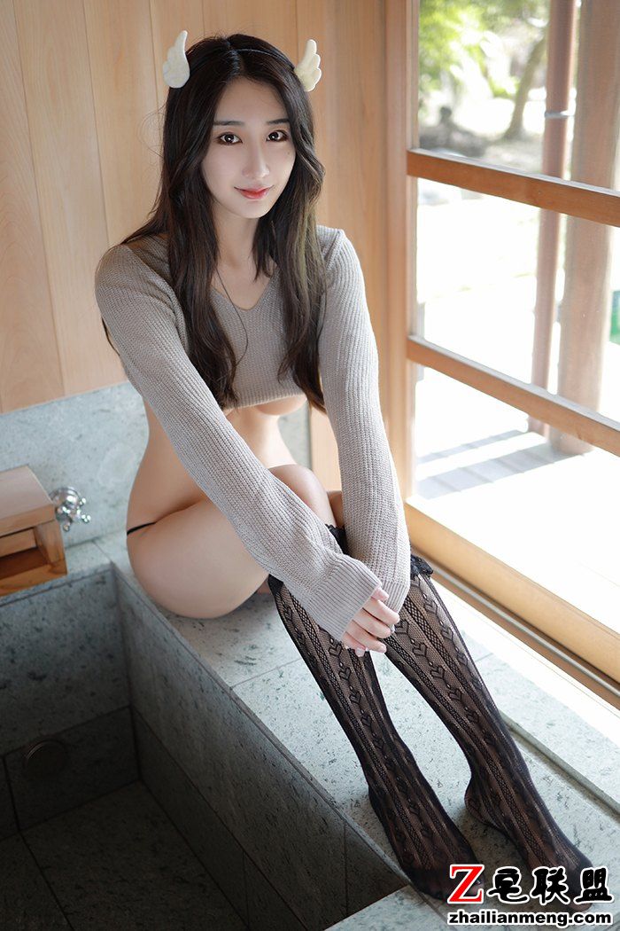 长发靓丽天使林子欣纤纤娇体粉嫩火辣身材姿势妖娆