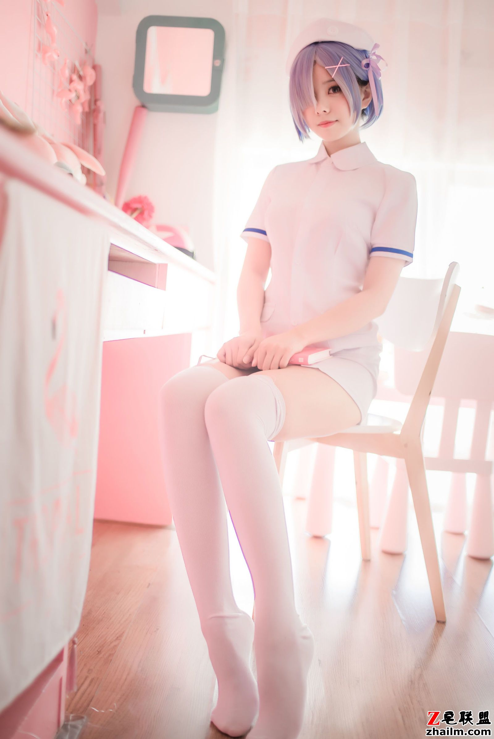 [萌妹子Coser] 小野妹子w - 白色纱裙+蕾姆护士+蕾姆兔女郎 写真套图第11张