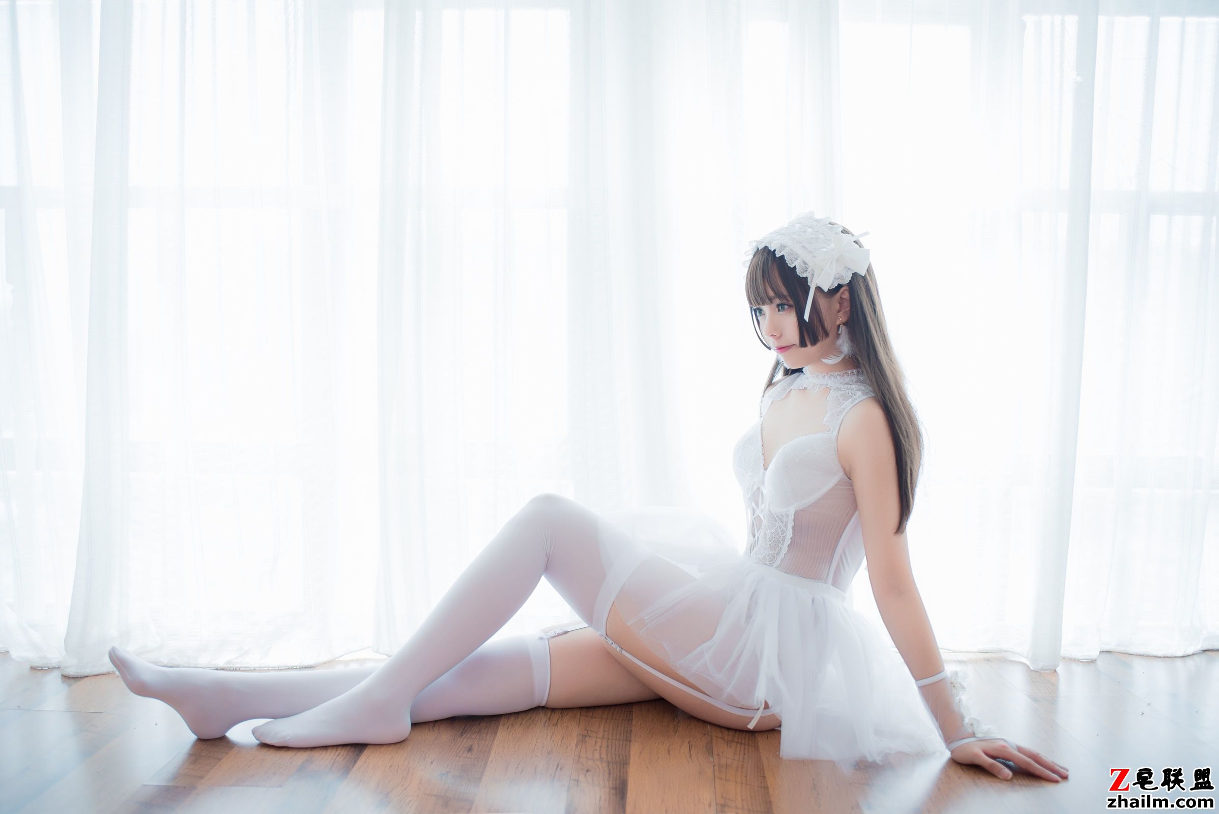 [萌妹子Coser] 小野妹子w - 白色纱裙+蕾姆护士+蕾姆兔女郎 写真套图第4张