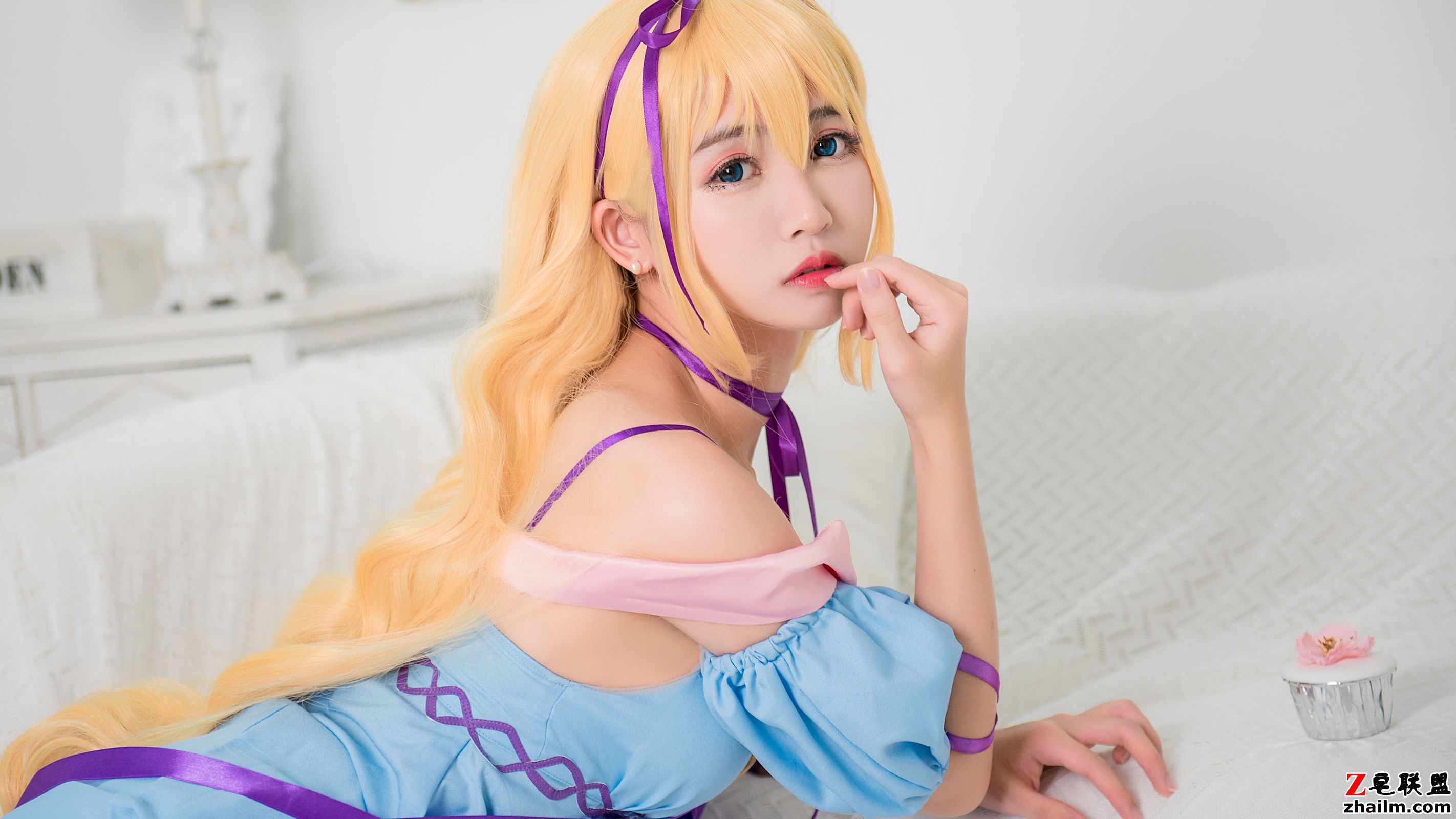 [CosPlay美女] 鳗鱼霏儿 - 性感吊带睡裙 写真套图第8张