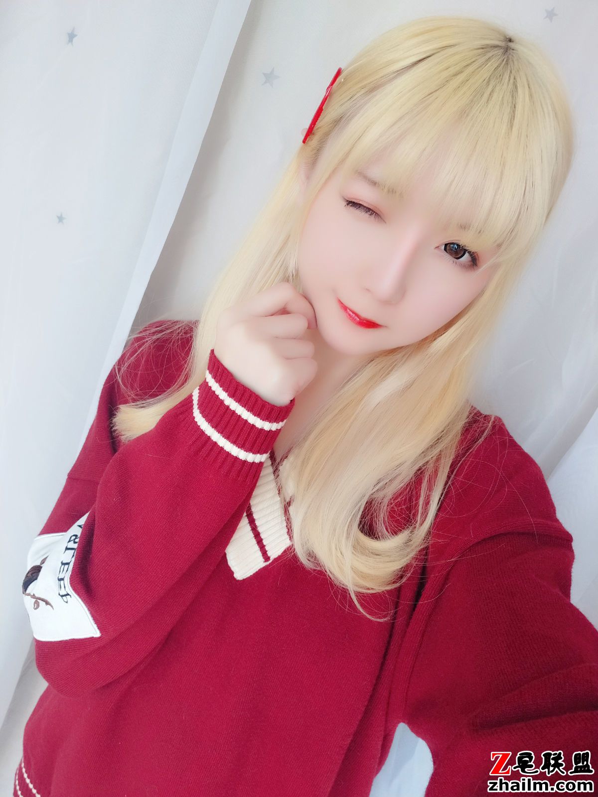 [COSER<a href=https://www.zhailm.com/e/tags/?tagname=%E7%BE%8E%E5%A5%B3 target=_blank class=infotextkey>美女</a>] 小姐姐星之迟迟 - 玫瑰月光包 <a href=https://www.zhailm.com/e/tags/?tagname=%E5%86%99%E7%9C%9F target=_blank class=infotextkey>写真</a>套图第1张