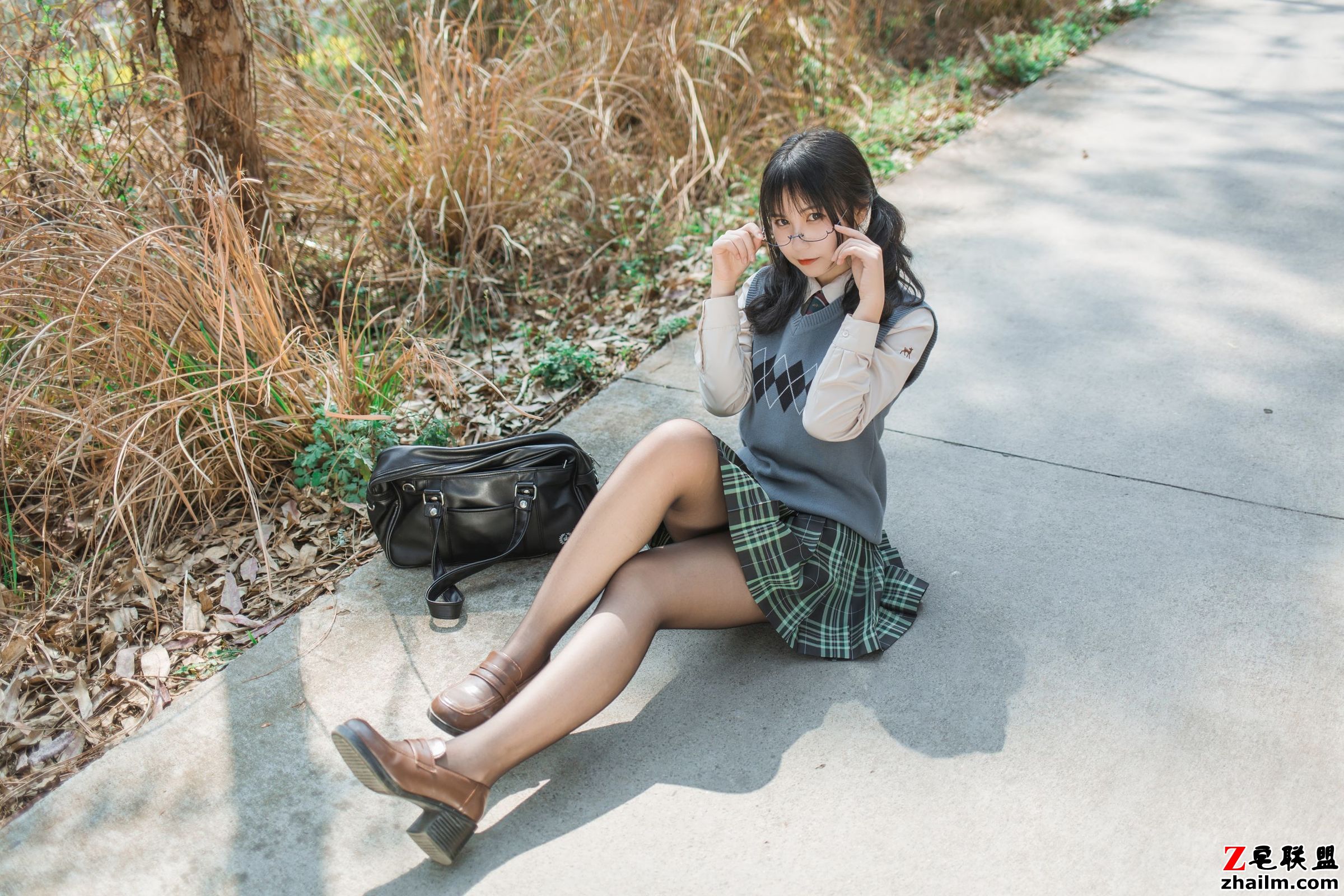 [COSER美女] 逐月su - 乡间小路 写真套图第4张