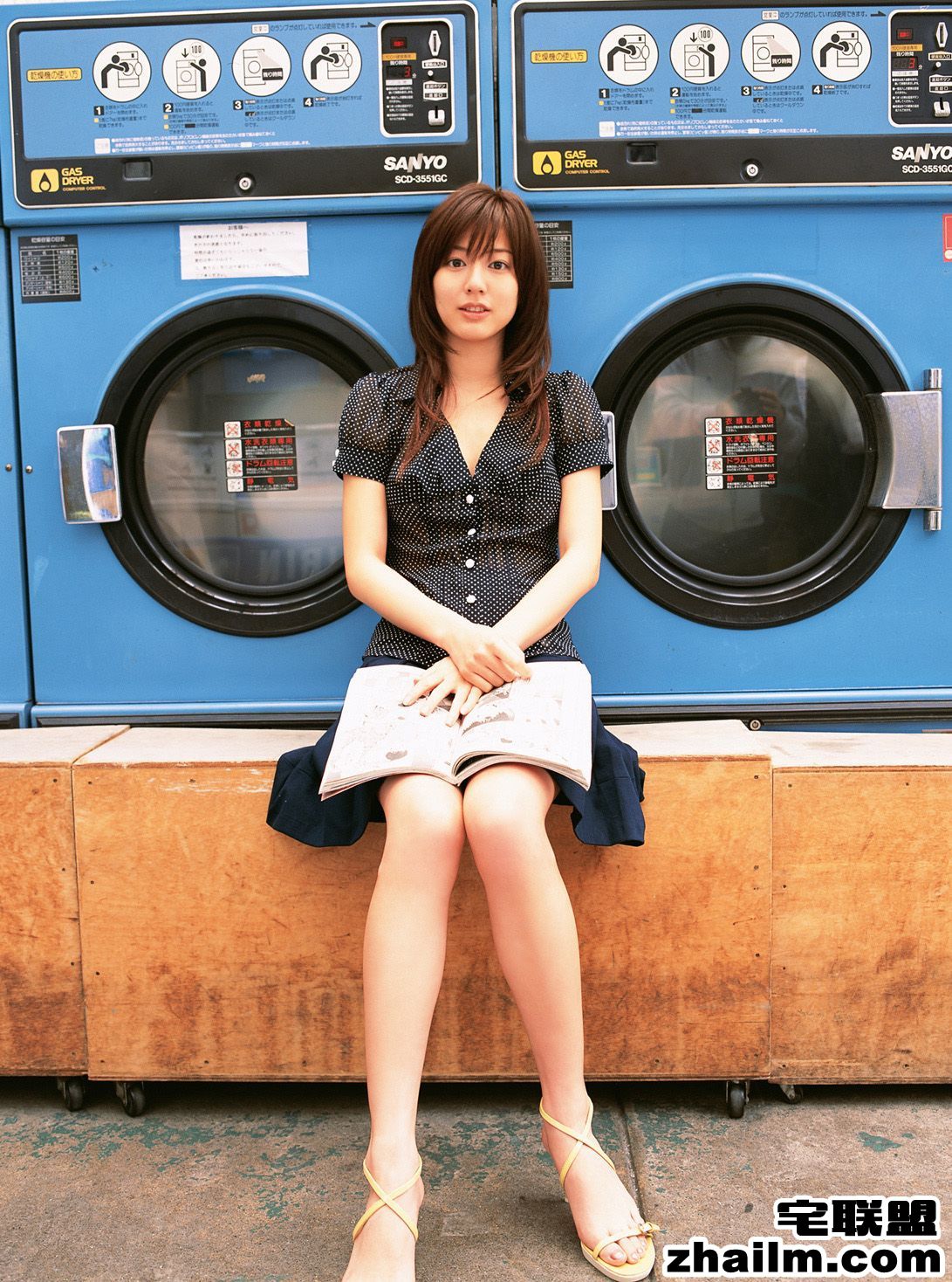 清纯<a href=https://www.zhailm.com/e/tags/?tagname=%E6%97%A5%E6%9C%AC%E7%BE%8E%E5%A5%B3 target=_blank class=infotextkey>日本美女</a>杉本有美洗衣房高清<a href=https://www.zhailm.com/e/tags/?tagname=%E5%86%99%E7%9C%9F%E5%9B%BE%E7%89%87 target=_blank class=infotextkey>写真图片</a>第2张