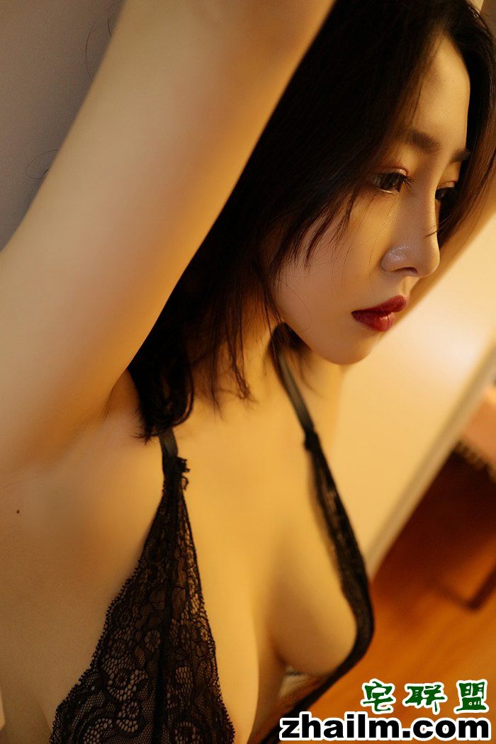 勾魂风骚媚娘瑶瑶极品美乳体香四溢任你摆布