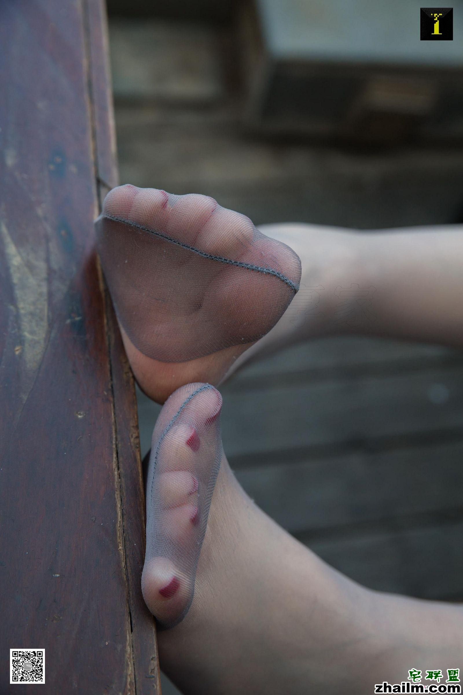 [IESS美女套图] 2020.01.01 丝享家651：湖畔旁的紫薇