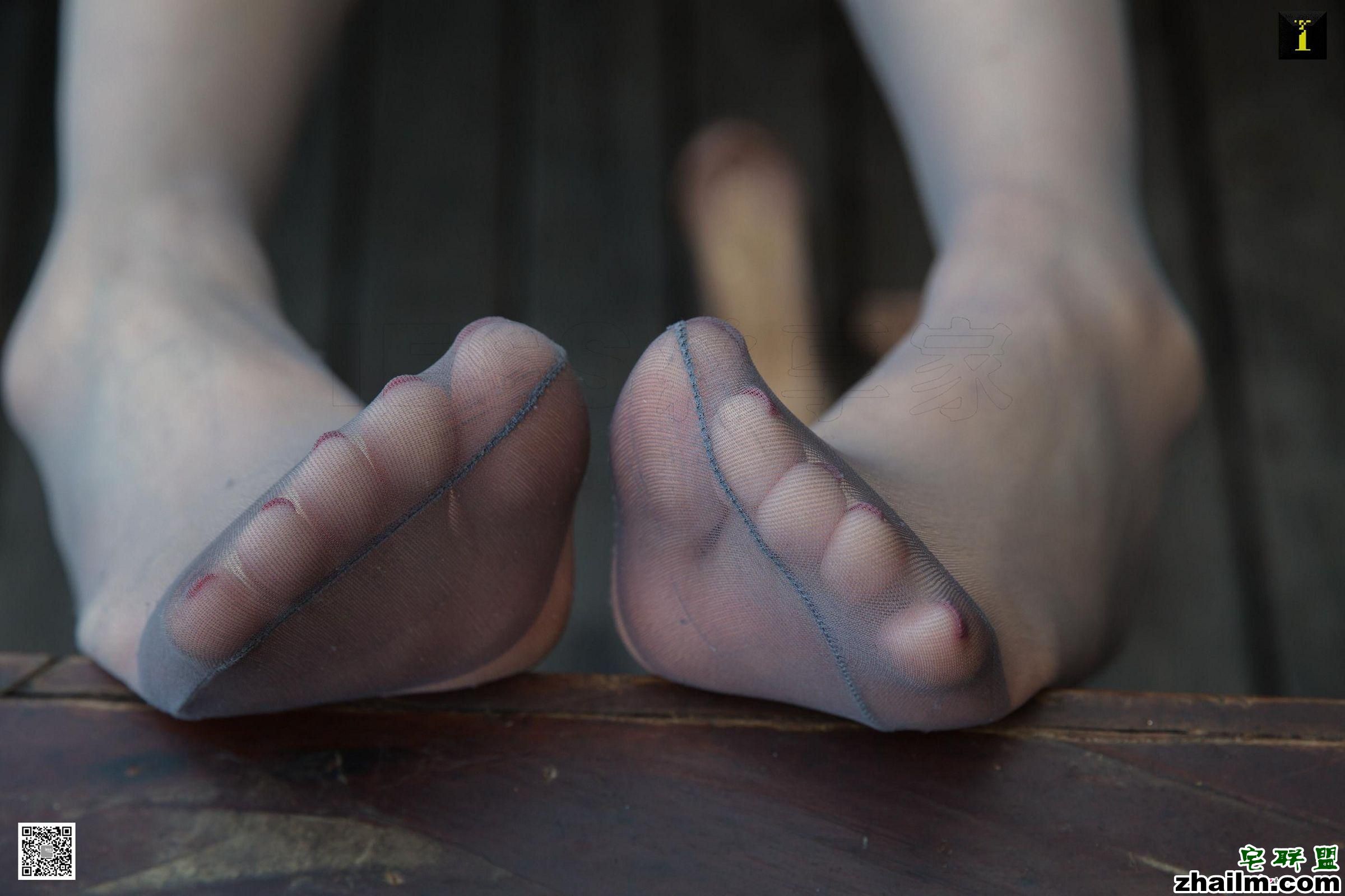 [IESS美女套图] 2020.01.01 丝享家651：湖畔旁的紫薇