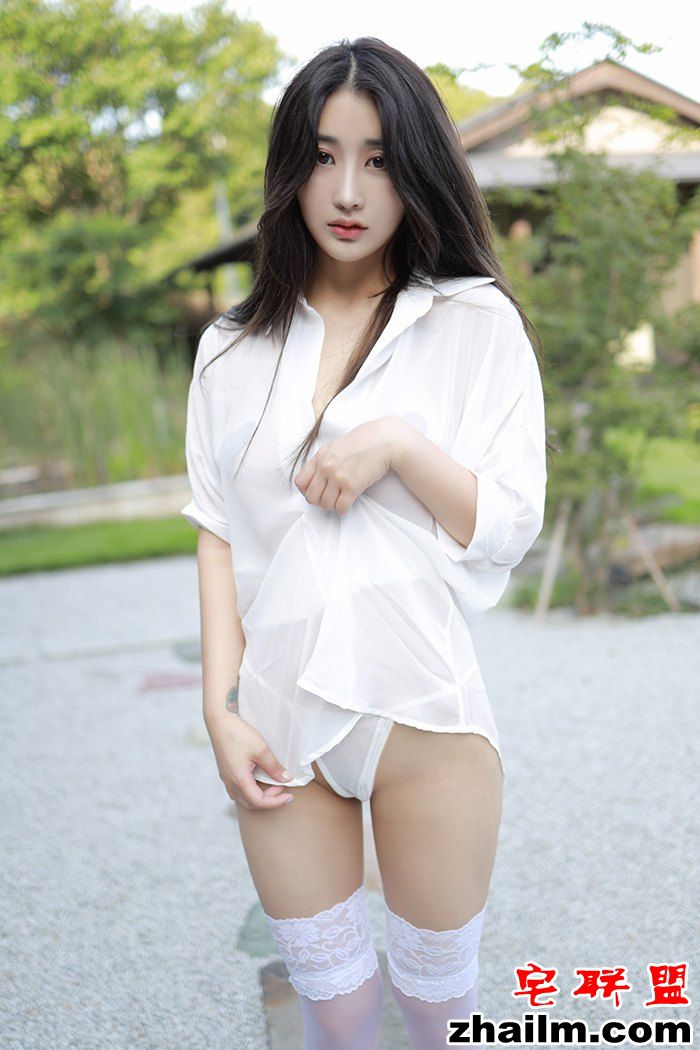 邻家可爱小妹林子欣户外展露美姿寂寞难耐羞涩露出