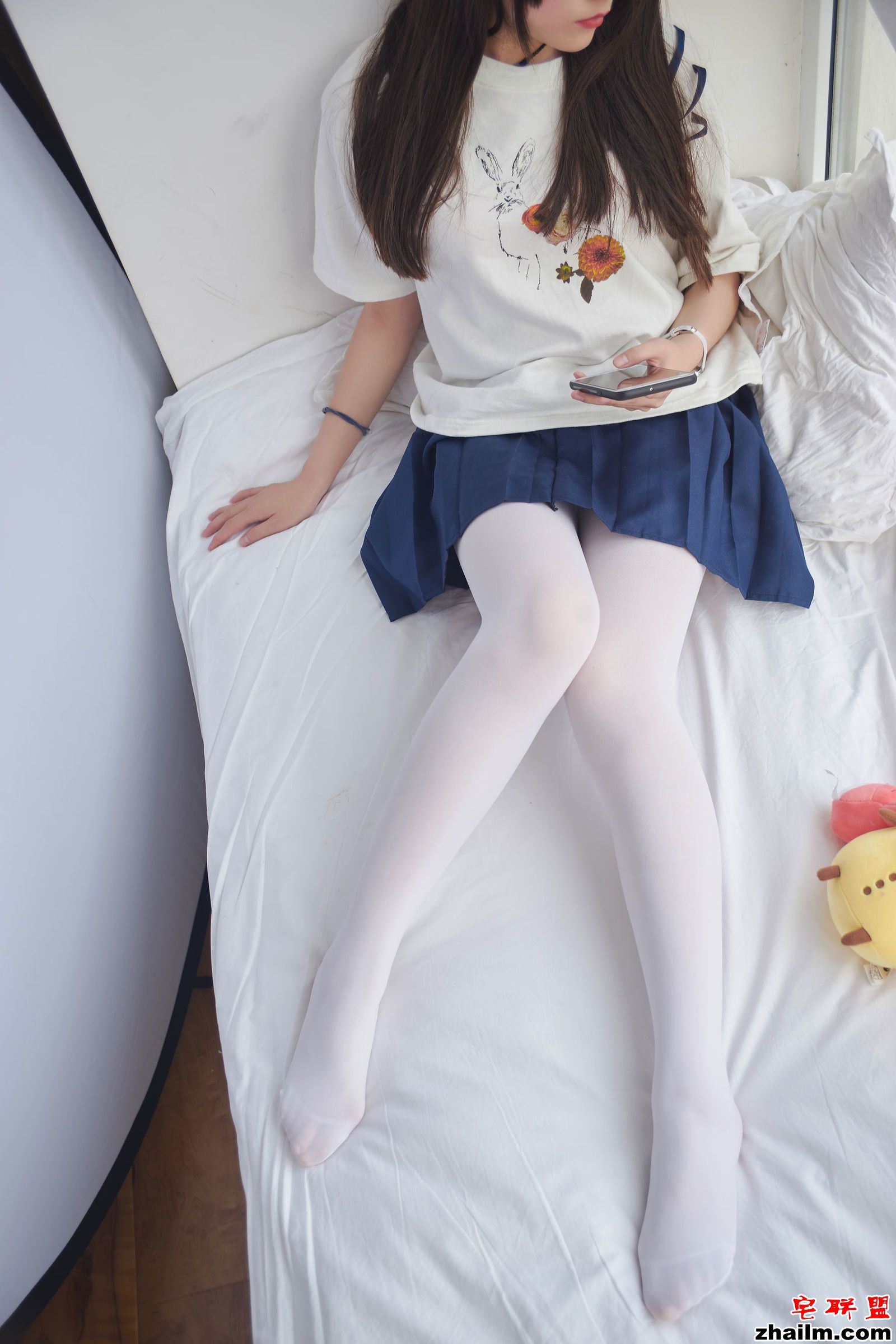 [轻兰映画] VOL.018 窗台上的白丝女孩 写真套图第8张