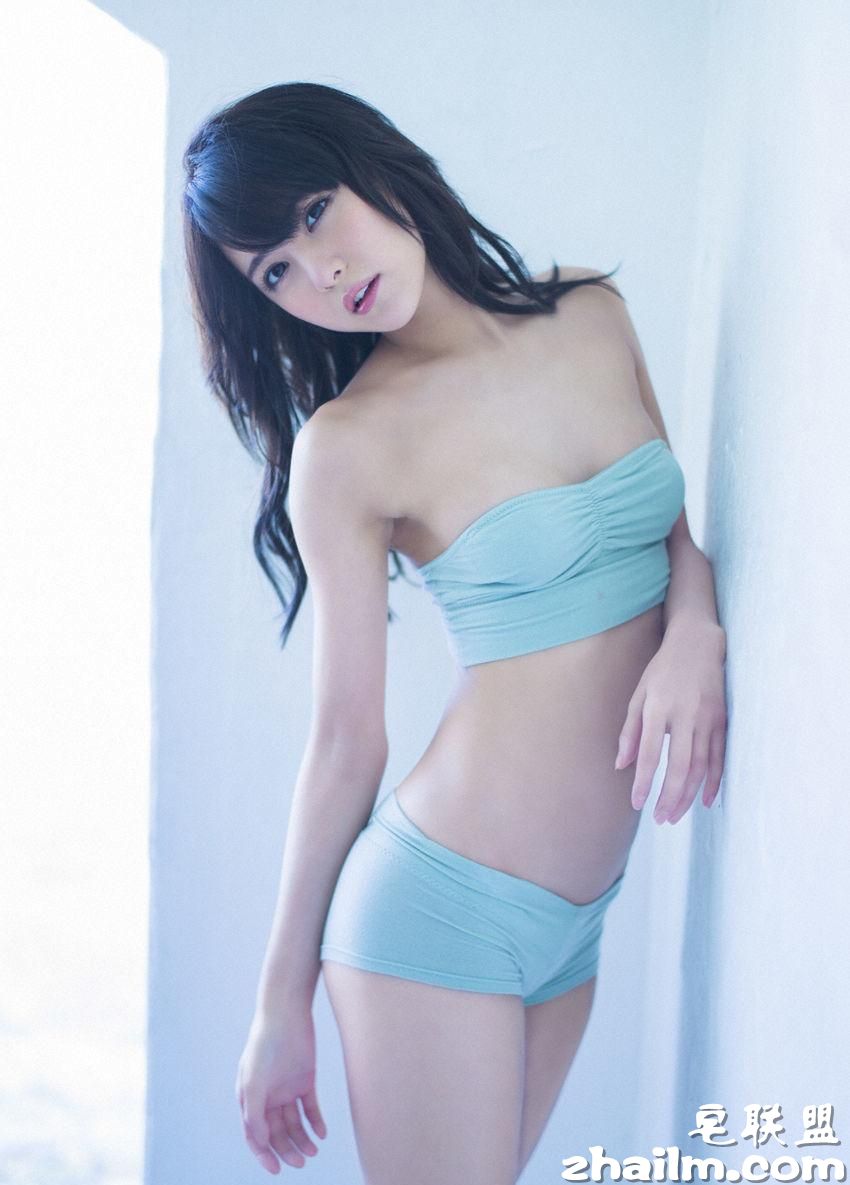 日本清纯小美女石川恋性感身材写真图片第3张